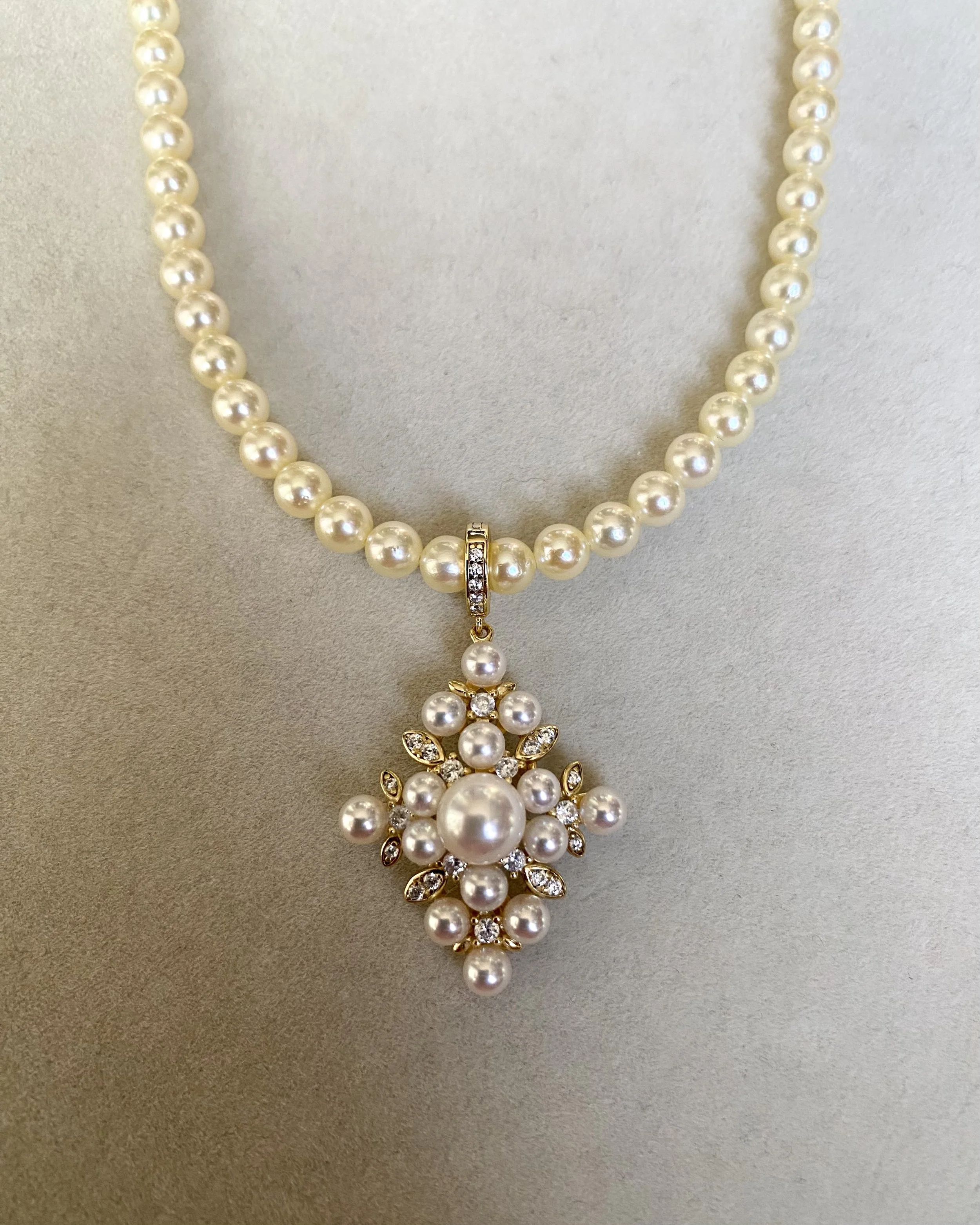 Top Gr. Japanese Sairindama Akoya Pearl Pendant – Radiant White w/ Dreamy Pink Overtones, 6A Lustre, S925 Regal Starburst Court, Showpiece Starlit Pearls