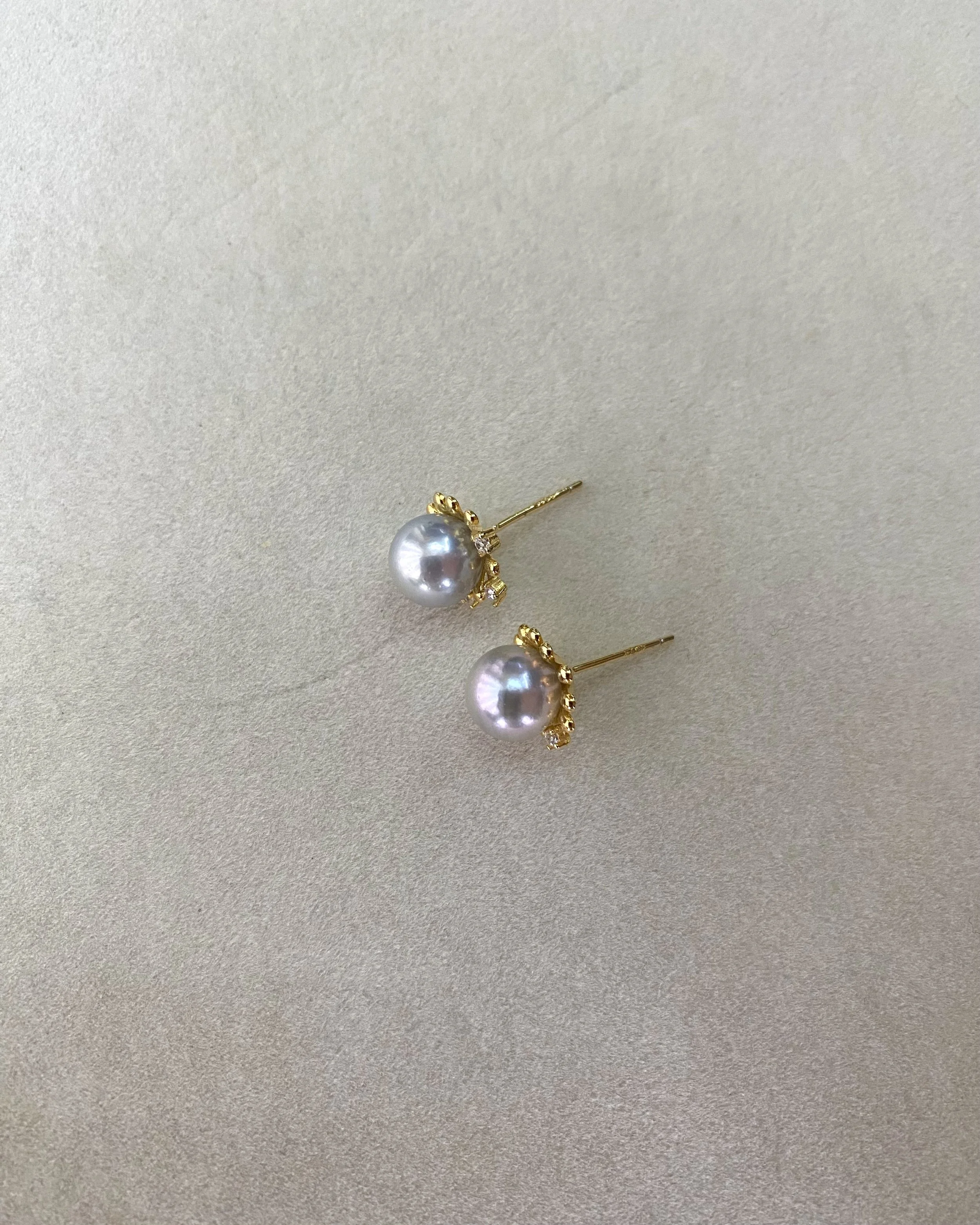 8mm Japanese Silver-Grey Madama Akoya Pearl Stud Earrings, Pink Overtones, S925 Sterling Silver Crown Setting, Japan Exhibition Origin Starlit Pearls