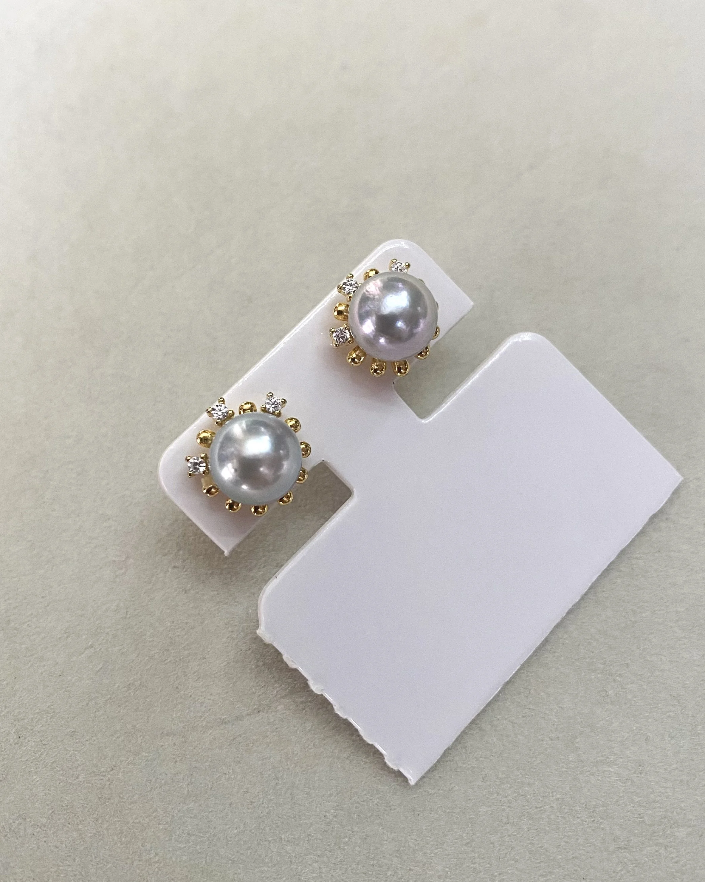 8mm Japanese Silver-Grey Madama Akoya Pearl Stud Earrings, Pink Overtones, S925 Sterling Silver Crown Setting, Japan Exhibition Origin Starlit Pearls