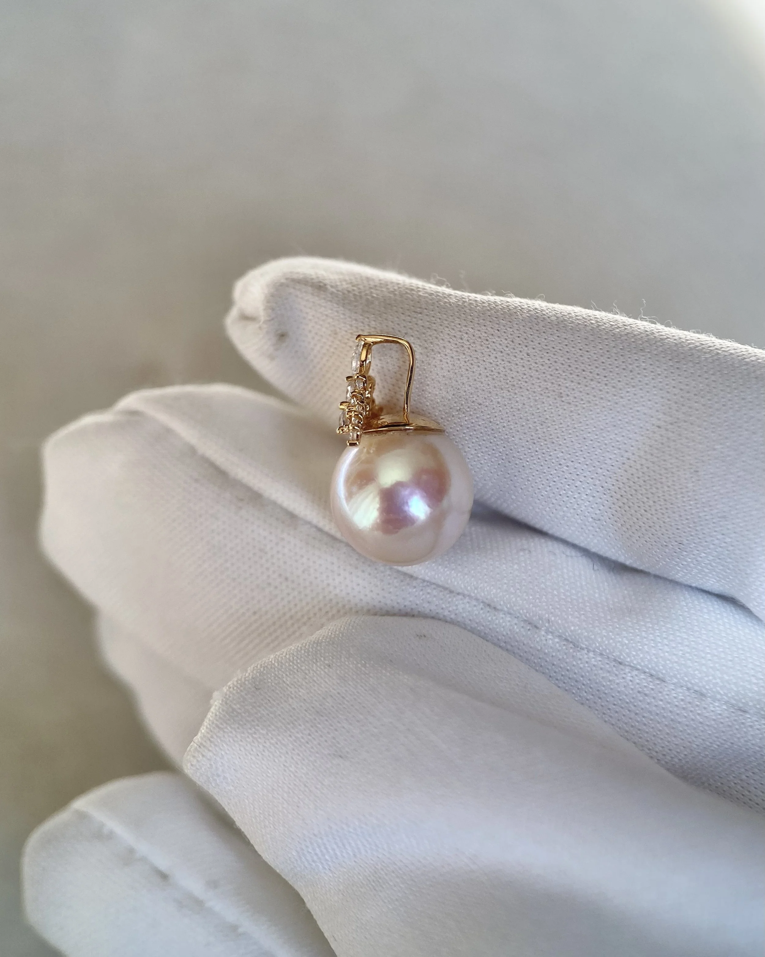 Rare 9.2mm Giant Japanese Natural Sakura Pink Koshimono Akoya Pearl Pendant, Tennyo-Quality, Solid 18K Gold Crown Setting Starlit Pearls