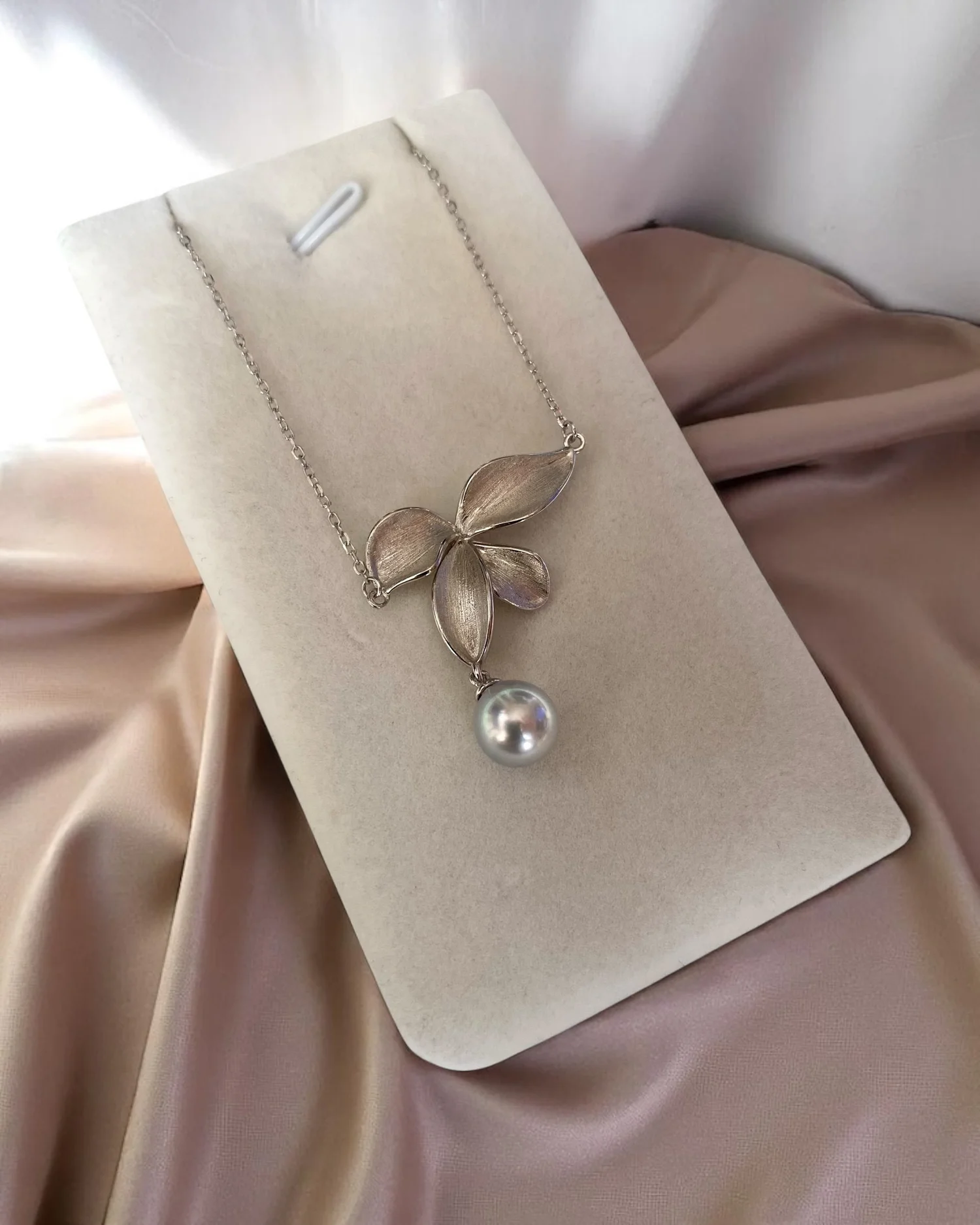 7.5–8mm Natural Silver-Grey Japanese Madama Akoya Pearl Pendant Necklace, Sculptural Brushed Petal, Textured 925 Silver, Jewellery Showpiece Starlit Pearls