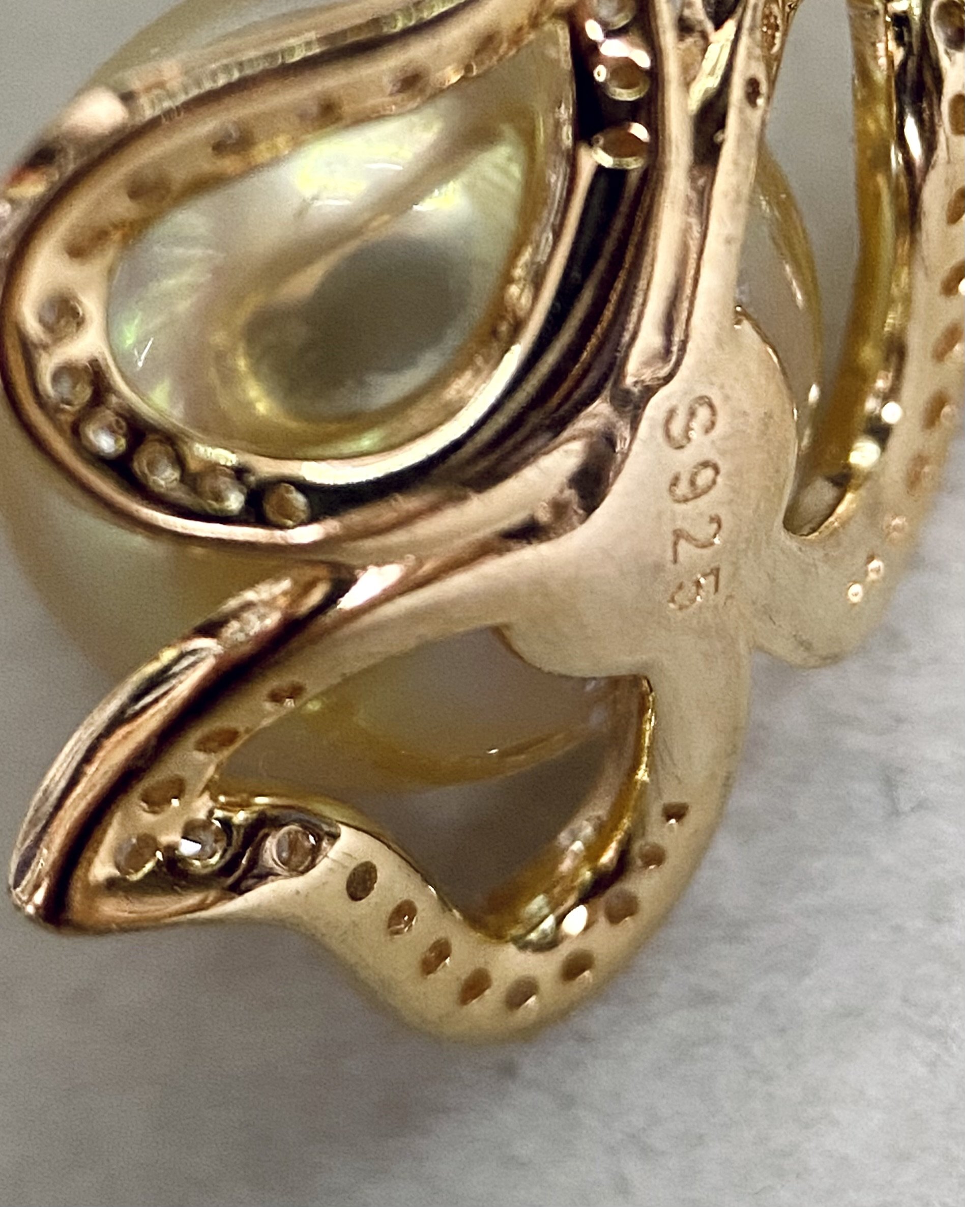 Rare Japanese Amami Ōshima Lemon-Green Rich Gold Pearl Pendant, 11-11.5mm, 6A Mirror Lustre, S925 Silver Vintage Ribbon, Showpiece Starlit Pearls