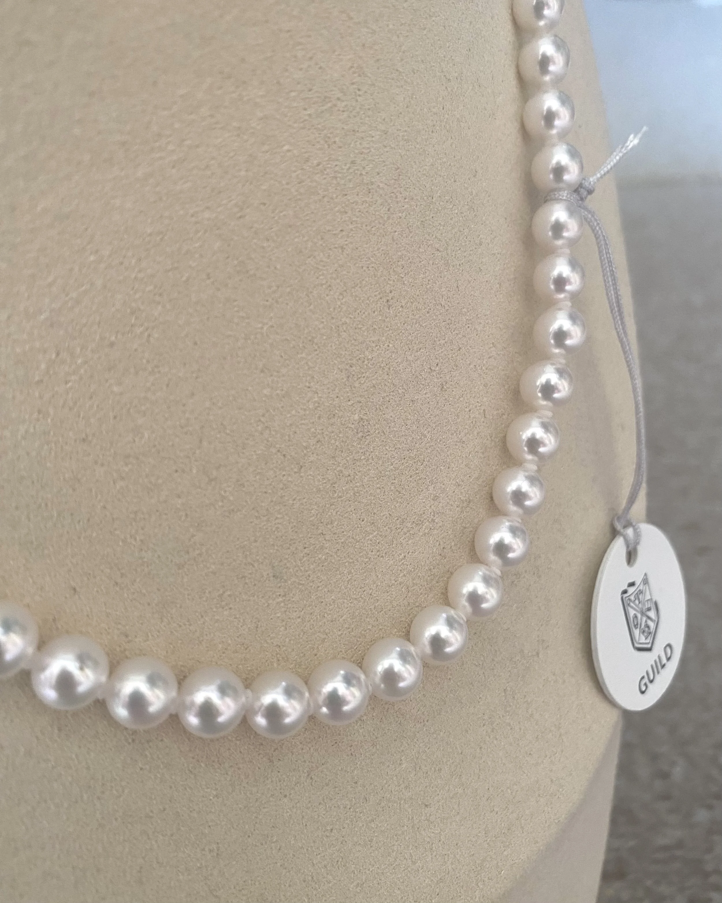 GUILD Certified Top-Gr Superior Snow White Japanese Akoya Pearl Necklace 7-7.5mm, Top Lustre, Orchid Black Mother-of-Pearl Clasp Starlit Pearls