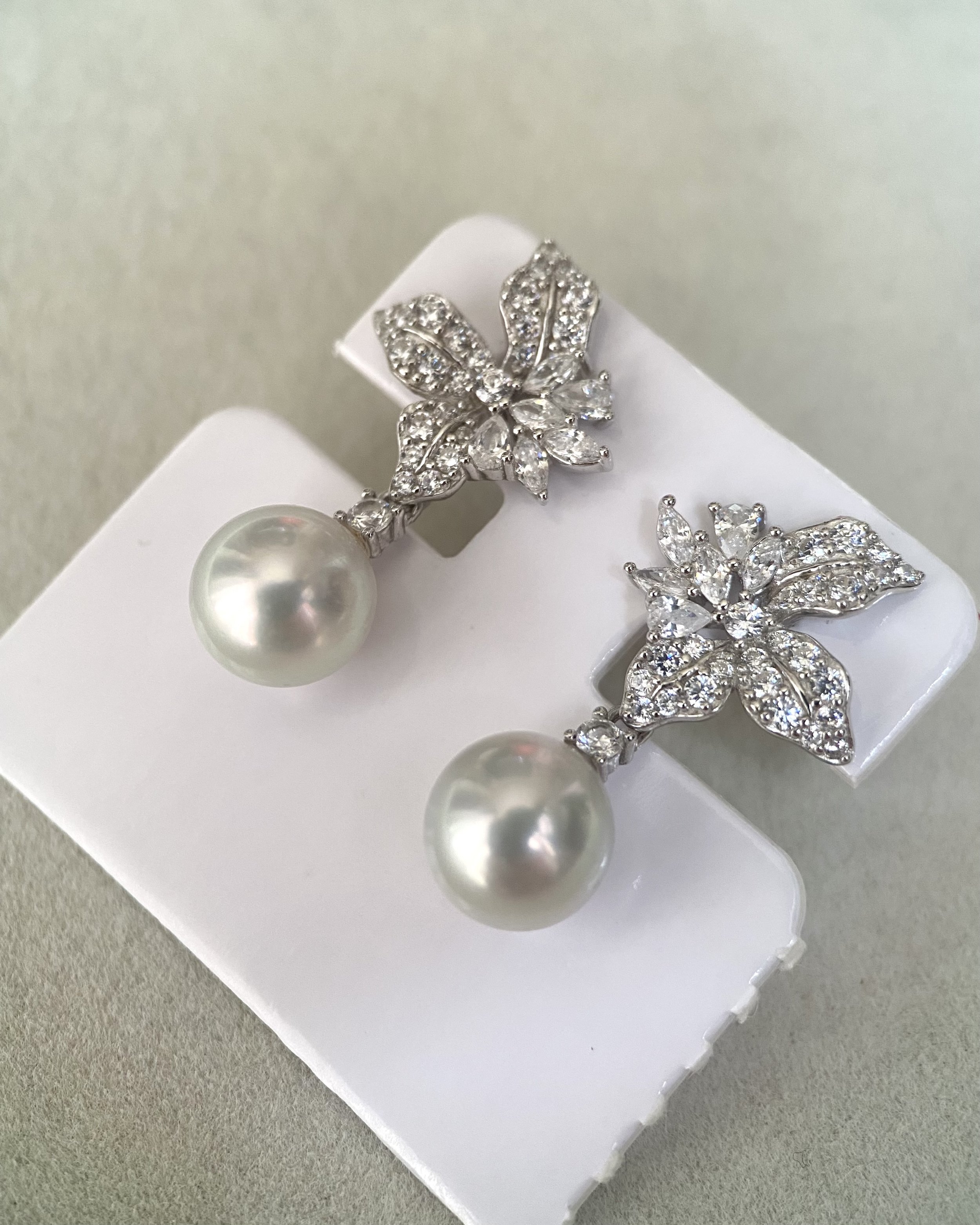 Rare 8.5-9mm Natural Silver-Grey Japanese Madama Akoya Pearl Earrings, S925 Silver Sparkling Iris Japonica Floral Design, Show Piece