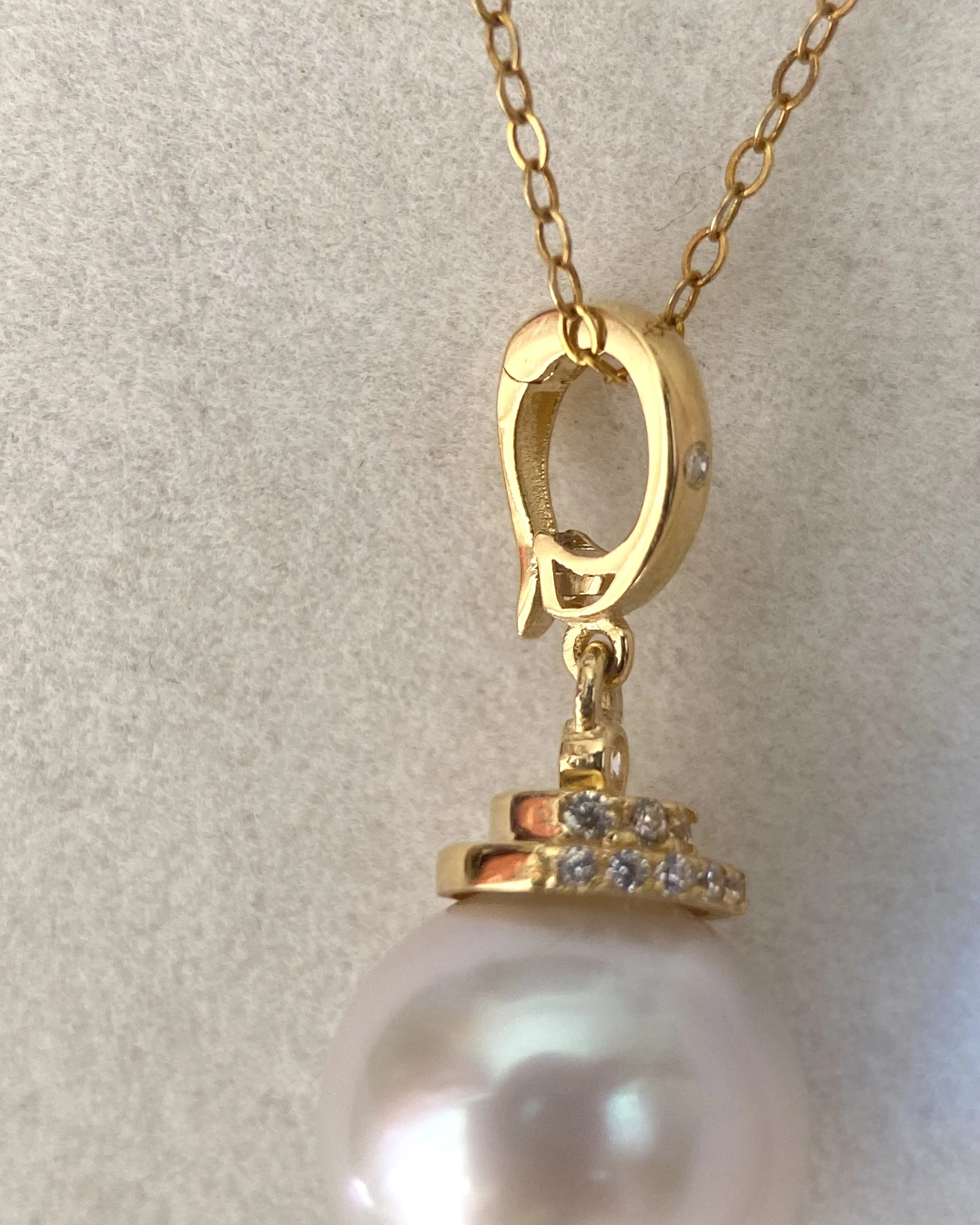 Solid 18K Gold & D0.003CT Diamond, White Australian South Sea Pearl Pendant 9.6mm,Detachable Pavé Crown Bail, Double-Tier Pavé Crown Starlit Pearls