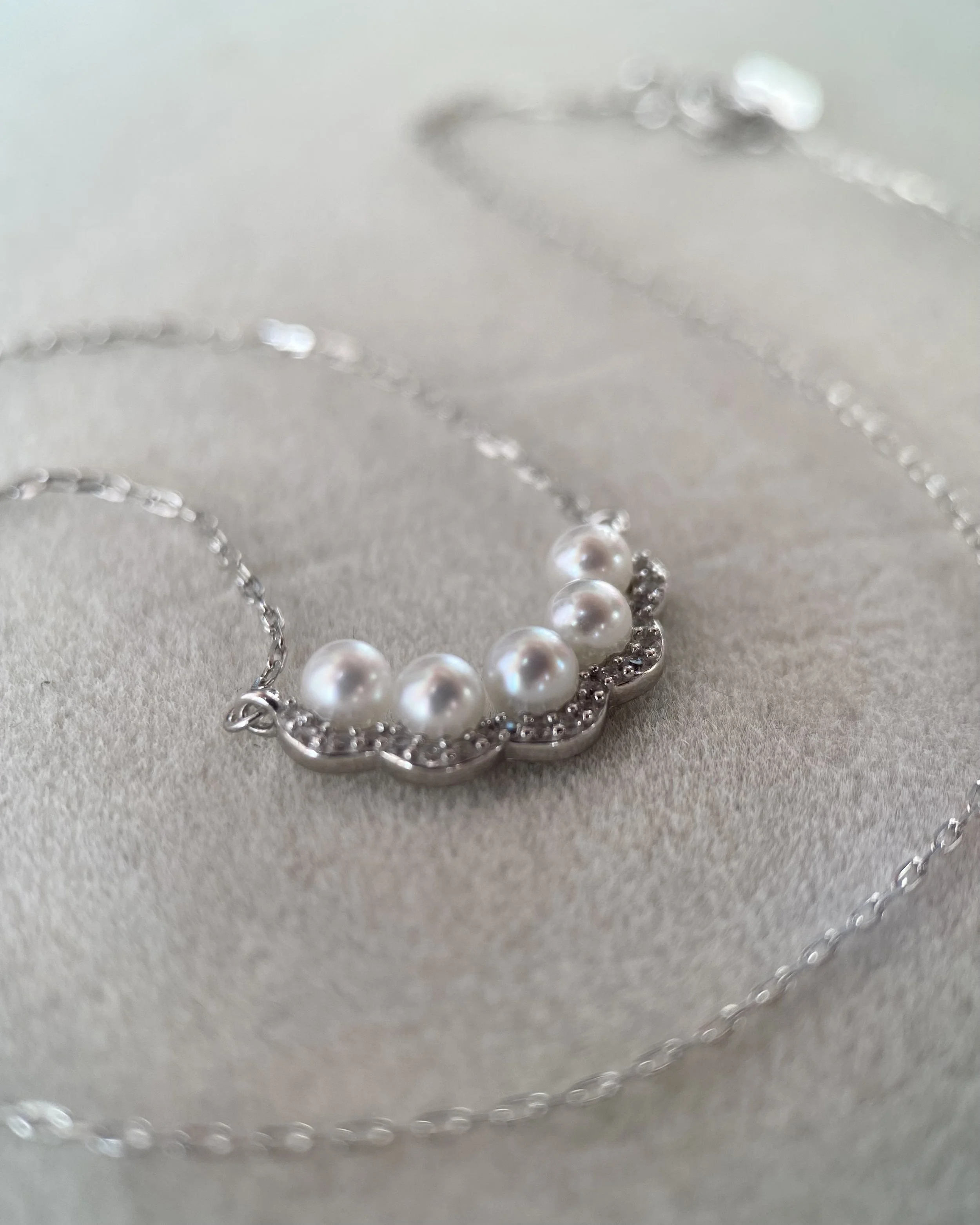 Top Gr Japanese White Sairindama Akoya Pearl Pendant Necklace 3.5–4mm , Sweet Pea Design with Sparkling CZ, S925 Silver, Show Piece