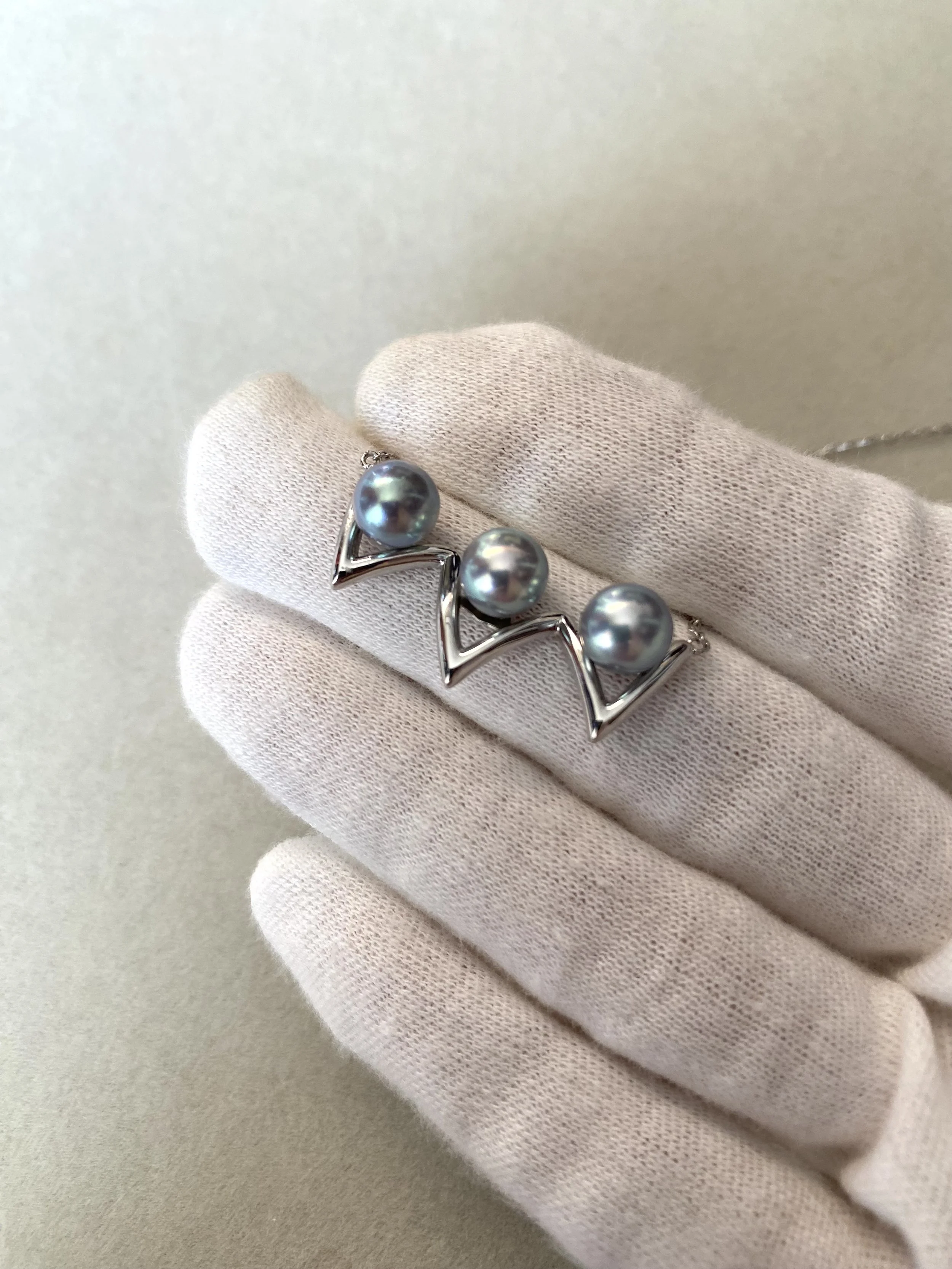 Metallic Electric-Blue Japanese Madama Akoya Triple Pearl Pendant Necklace 7mm, Radiant Lustre, S925 Silver Cat-Paw,Jewellery Showpiece Starlit Pearls