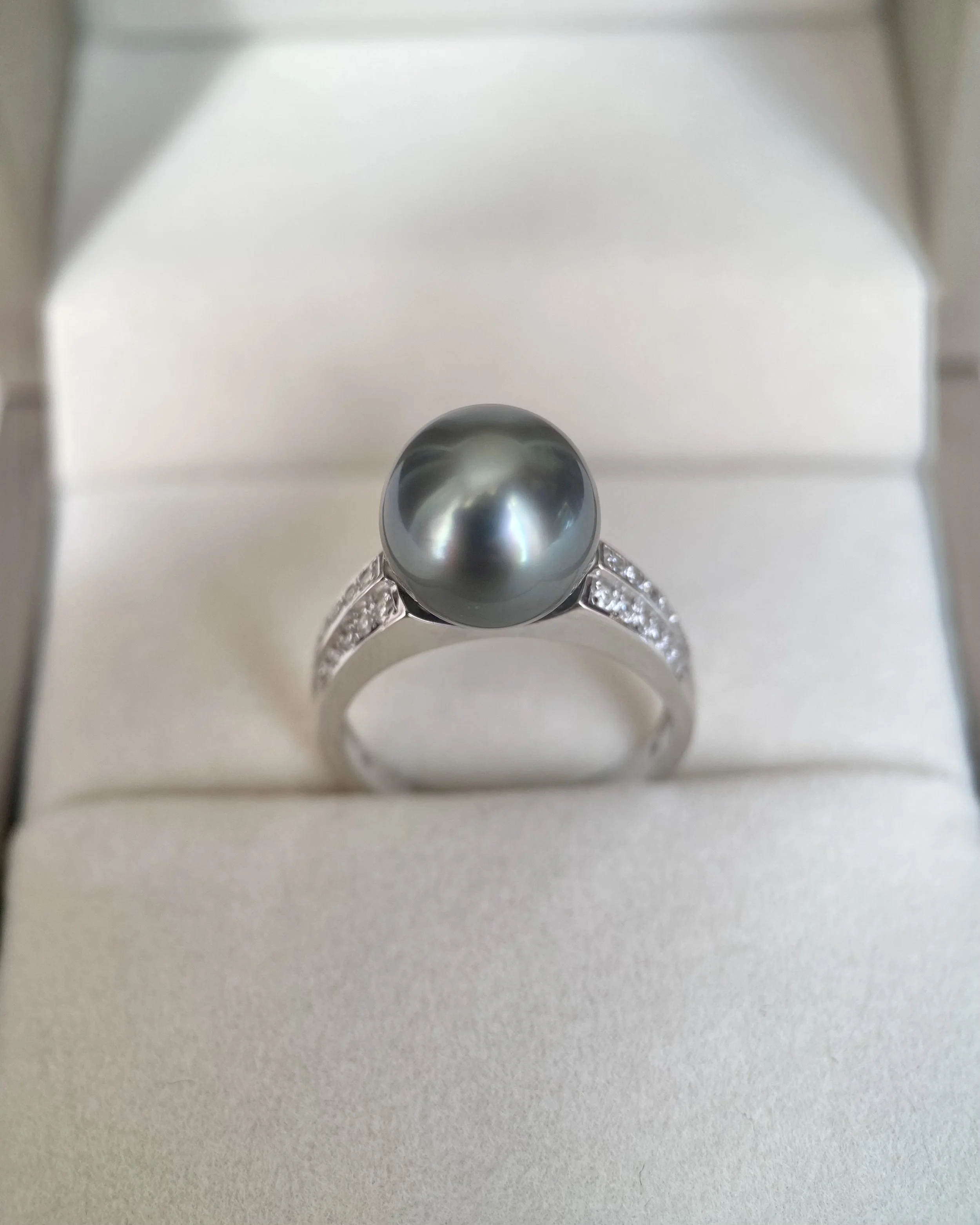 Tahitian South Sea Pearl Ring, Architectural S925 Silver Pavé Design, 10.3mm Smoky Peacock Tahitian Pearl, Jewellery Exhibition Piece Starlit Pearls
