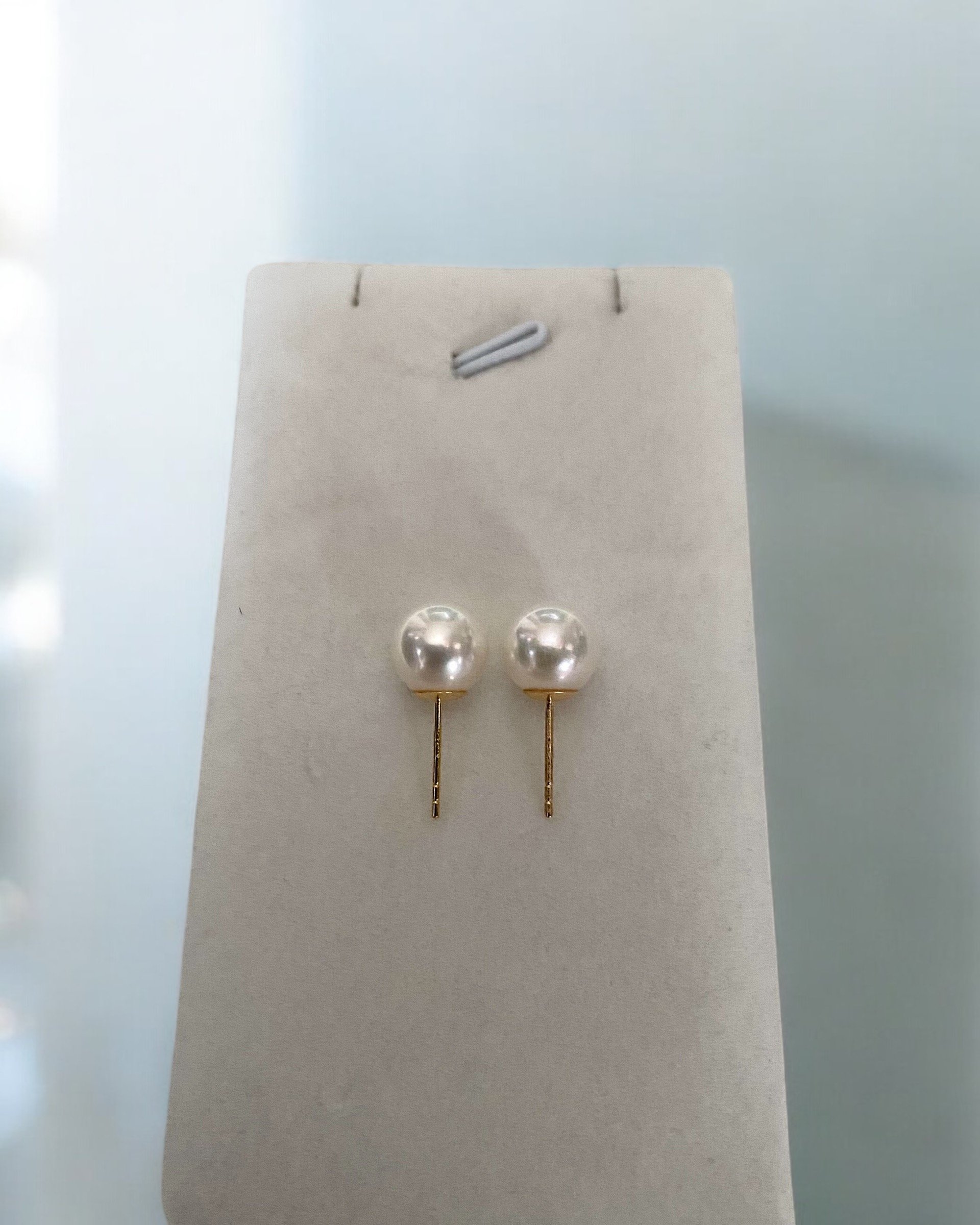 Exceptional Quality 8.5mm Australian South Sea White Pearl Stud Earrings, Pure White Colour, Mirror-Like Aurora Lustre, Durable 18K Solid Gold Posts