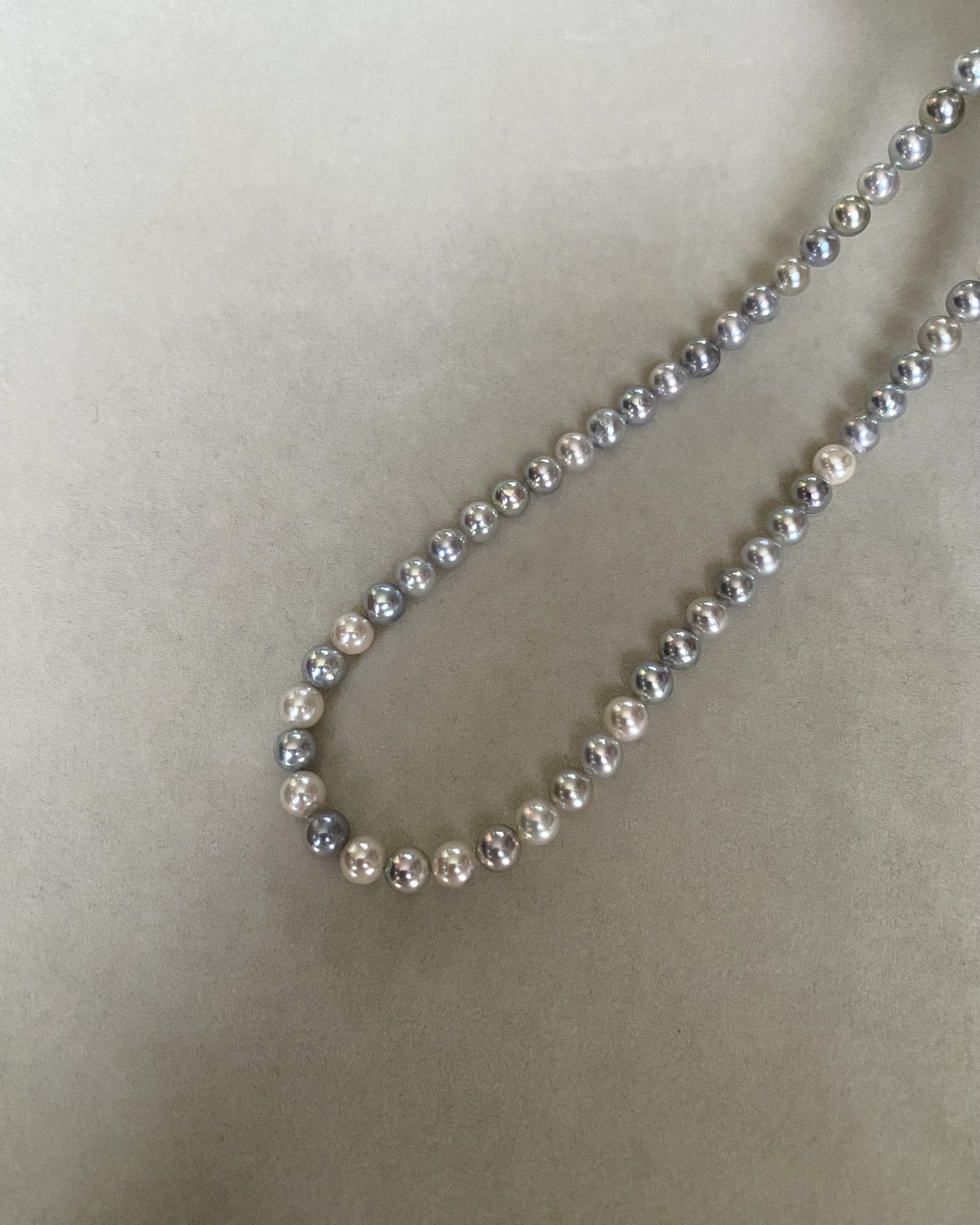 Superb Radiant Lustre 6-7mm Japanese Silver-Grey/White Madama Akoya Pearl Necklace by Otsuki Pearl, Rainbow Overtones, 18K Solid Gold Clasp Starlit Pearls