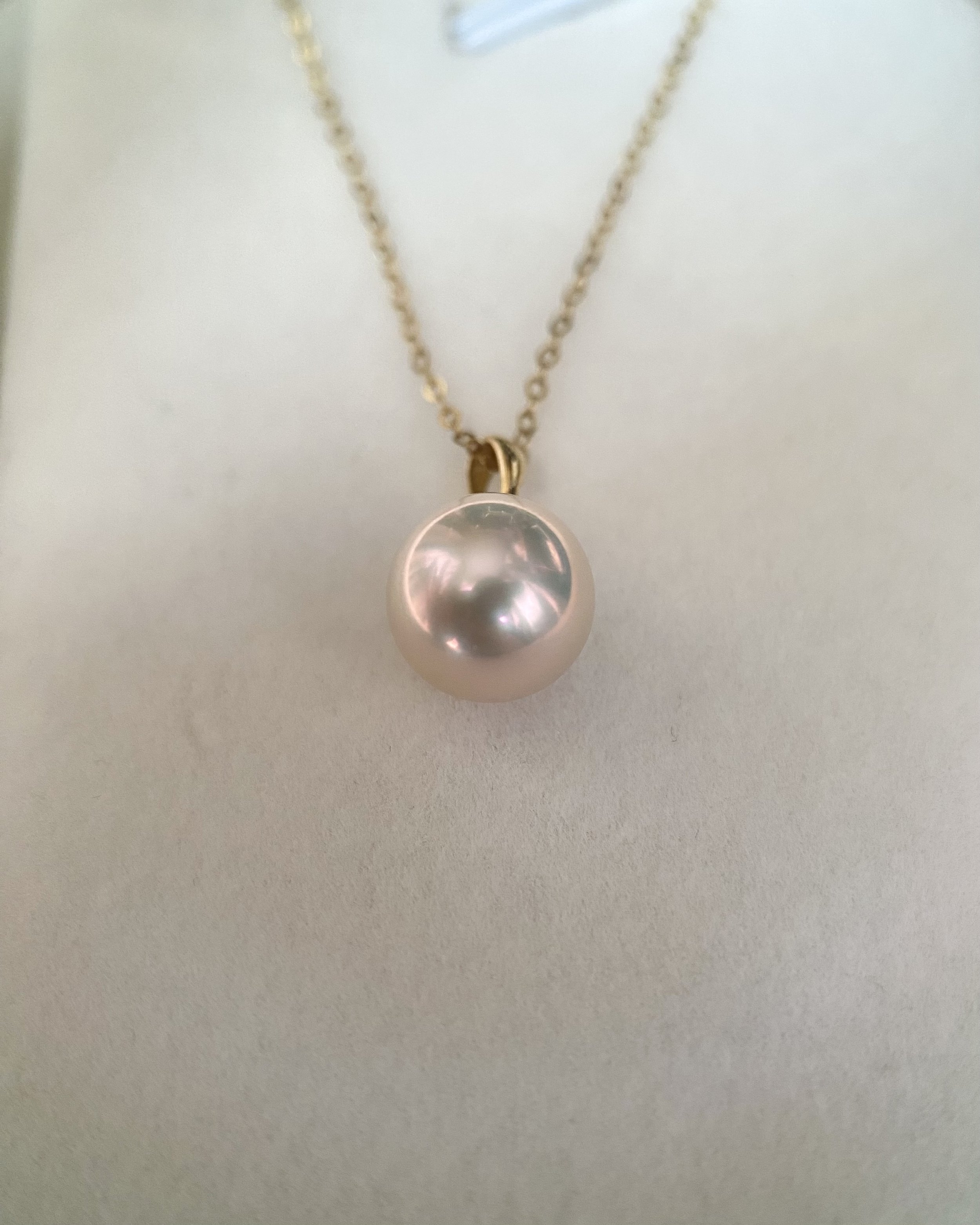 Perfect Top-Quality 9-9.5mm Japanese Rose Pink Freshwater Pearl Pendant, Brilliant Mirror-Like Aurora Lustre, Thick 18K/18CT Solid Gold Bail Starlit Pearls