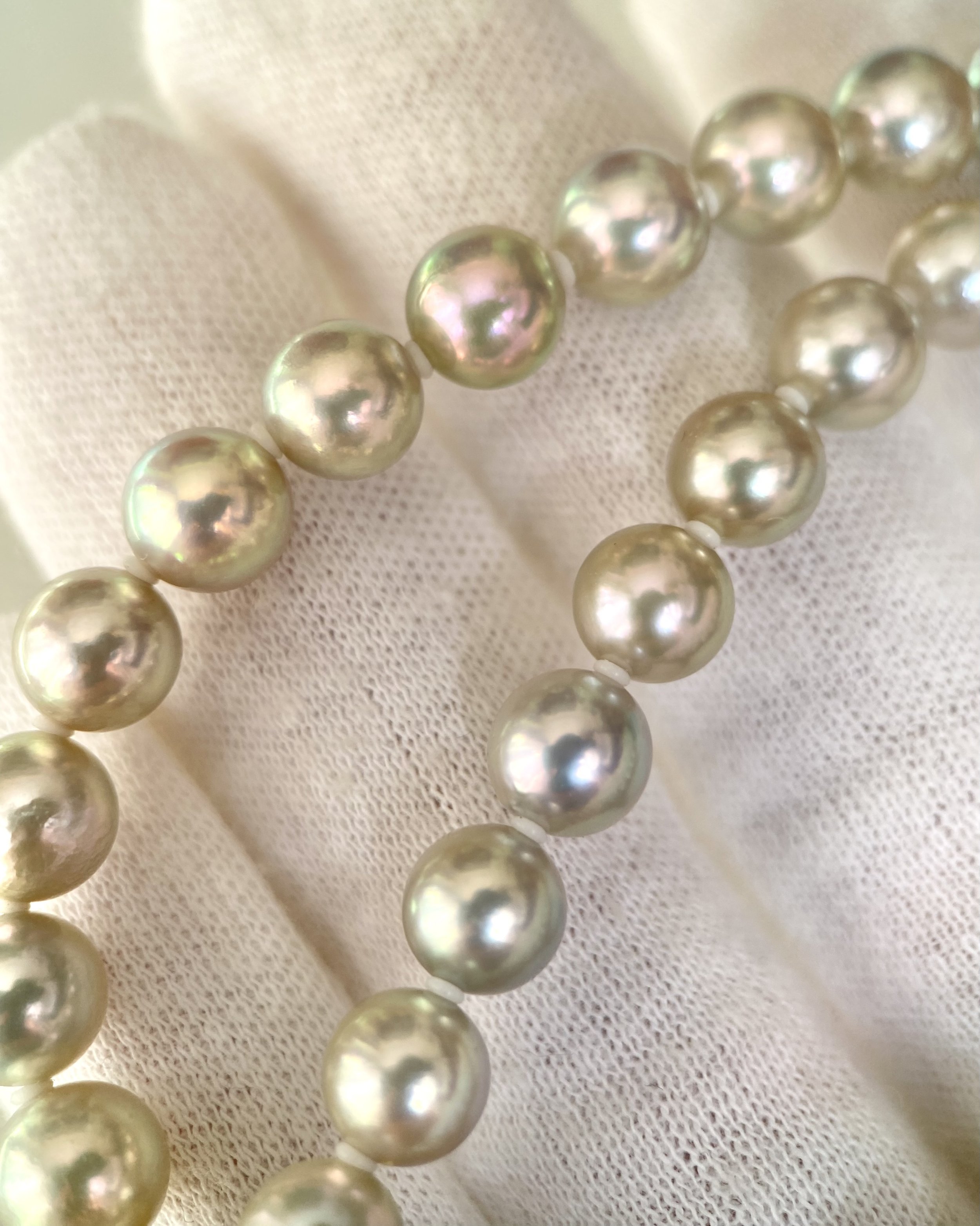 Rare Premium Silver-Grey Lemon-Green Japanese Madama Akoya Pearl Necklace 7.5mm, Pink Overtones, Sculptural Floral Clasp, Show Piece Starlit Pearls
