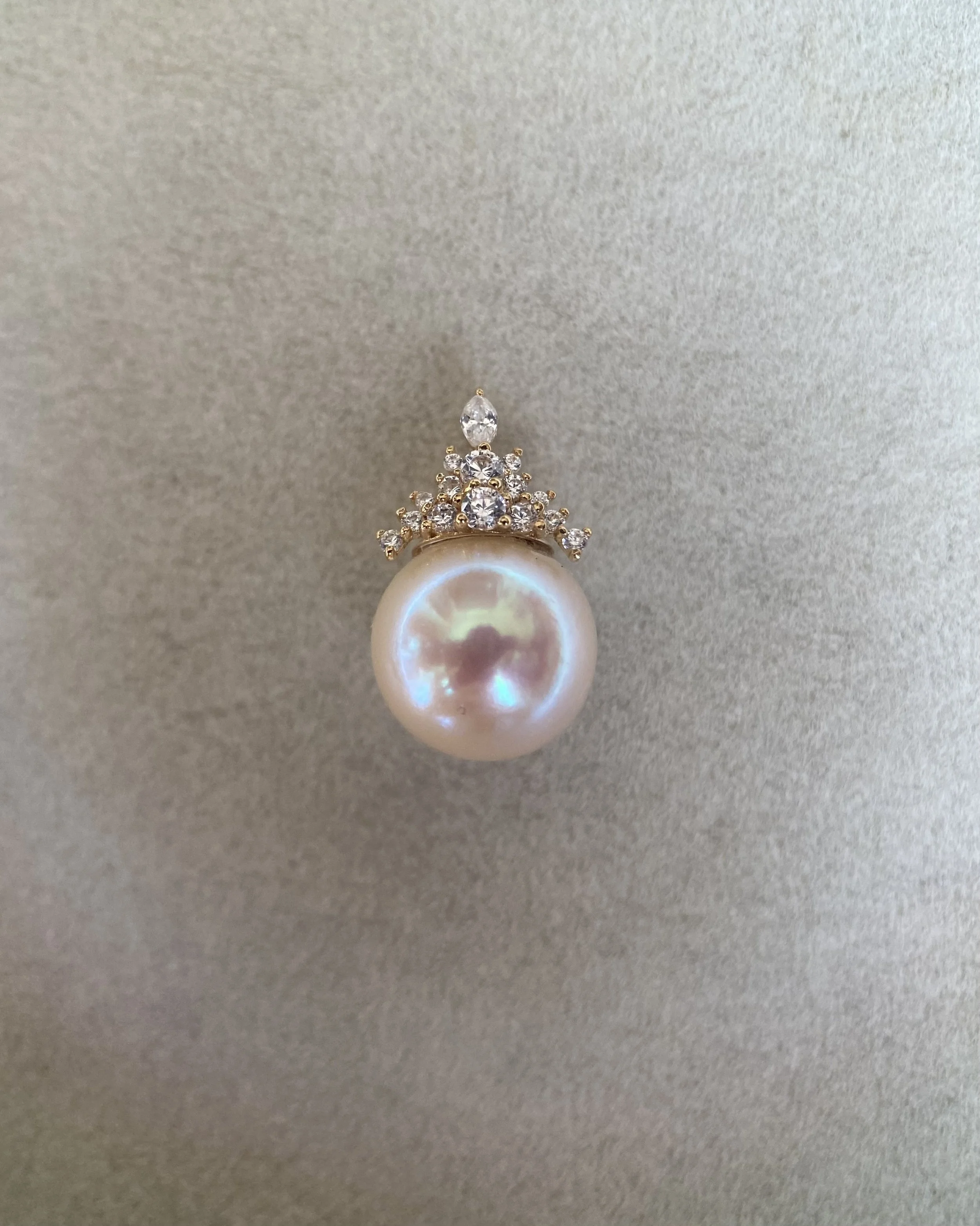 Rare 9.2mm Giant Japanese Natural Sakura Pink Koshimono Akoya Pearl Pendant, Tennyo-Quality, Solid 18K Gold Crown Setting Starlit Pearls
