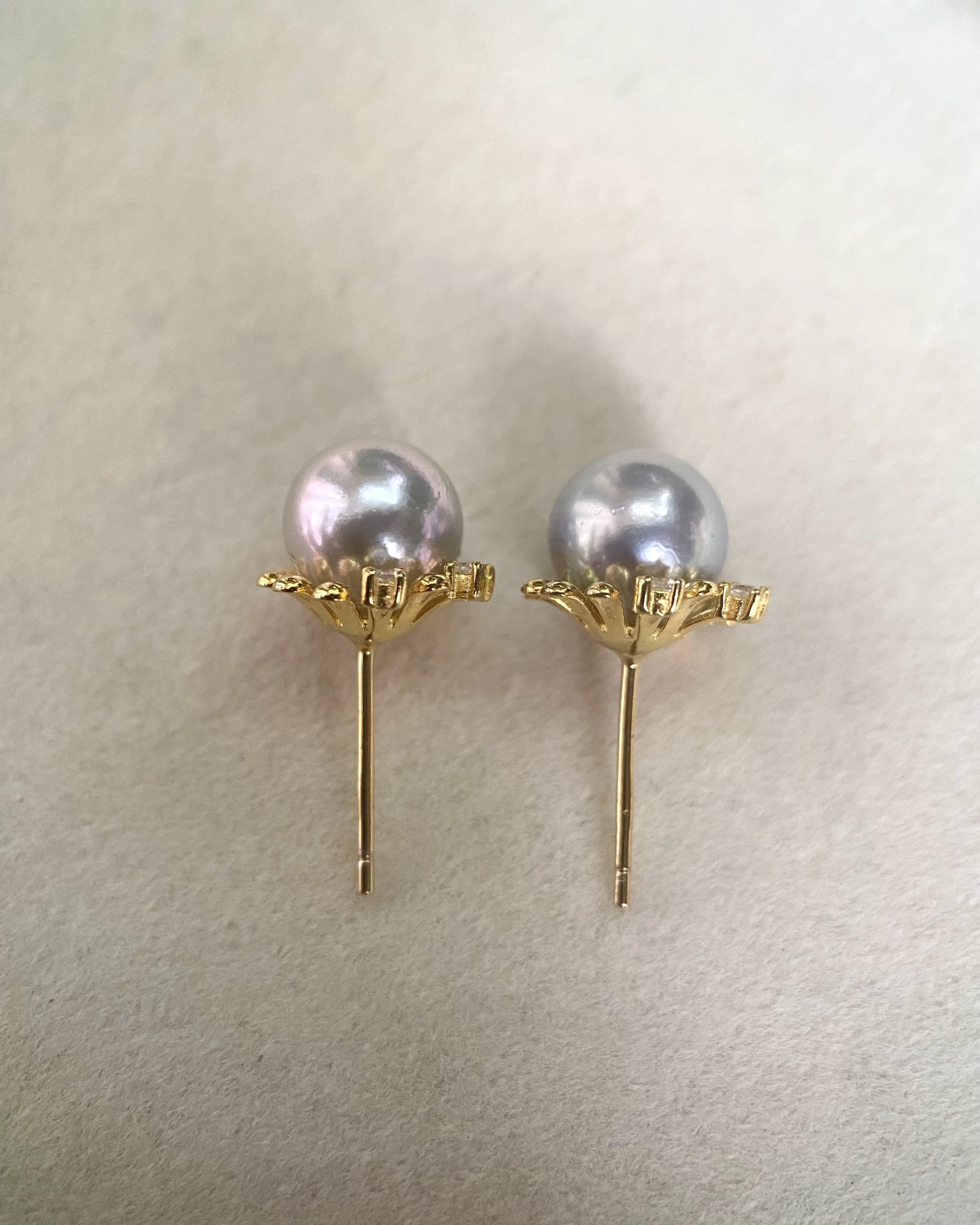 8mm Japanese Silver-Grey Madama Akoya Pearl Stud Earrings, Pink Overtones, S925 Sterling Silver Crown Setting, Japan Exhibition Origin Starlit Pearls