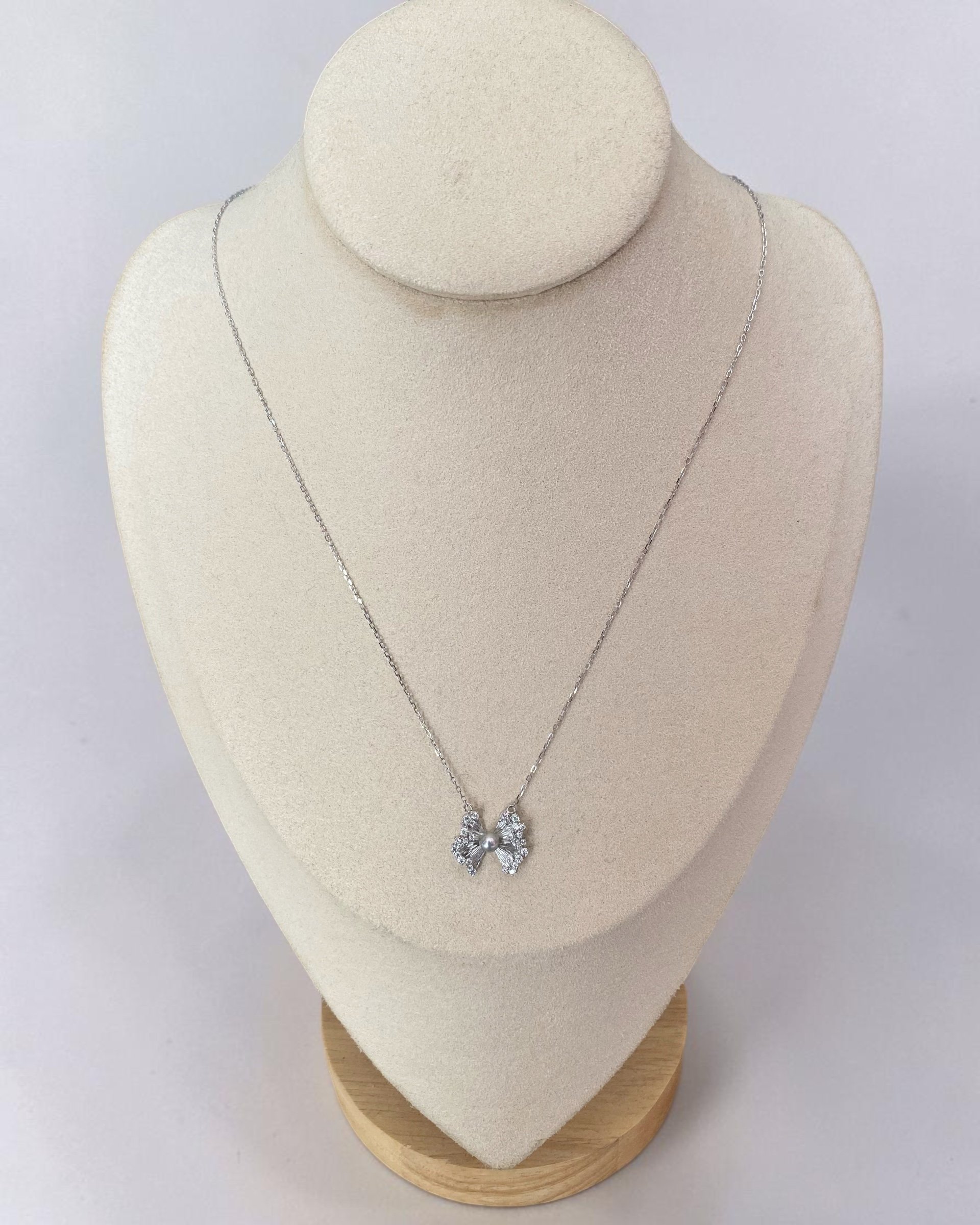 Top Gr Japanese Silver-Grey Saiundama Akoya Pearl Pendant Necklace 4.4mm, Radiating Ribbon Bow S925 Design, Iridescent Rainbow Orient Starlit Pearls