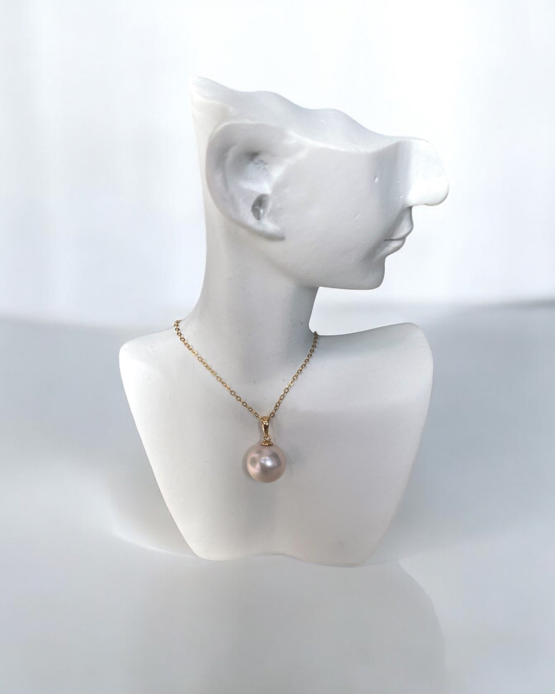 Perfect Top-Quality 9-9.5mm Japanese Rose Pink Freshwater Pearl Pendant, Brilliant Mirror-Like Aurora Lustre, Thick 18K/18CT Solid Gold Bail Starlit Pearls