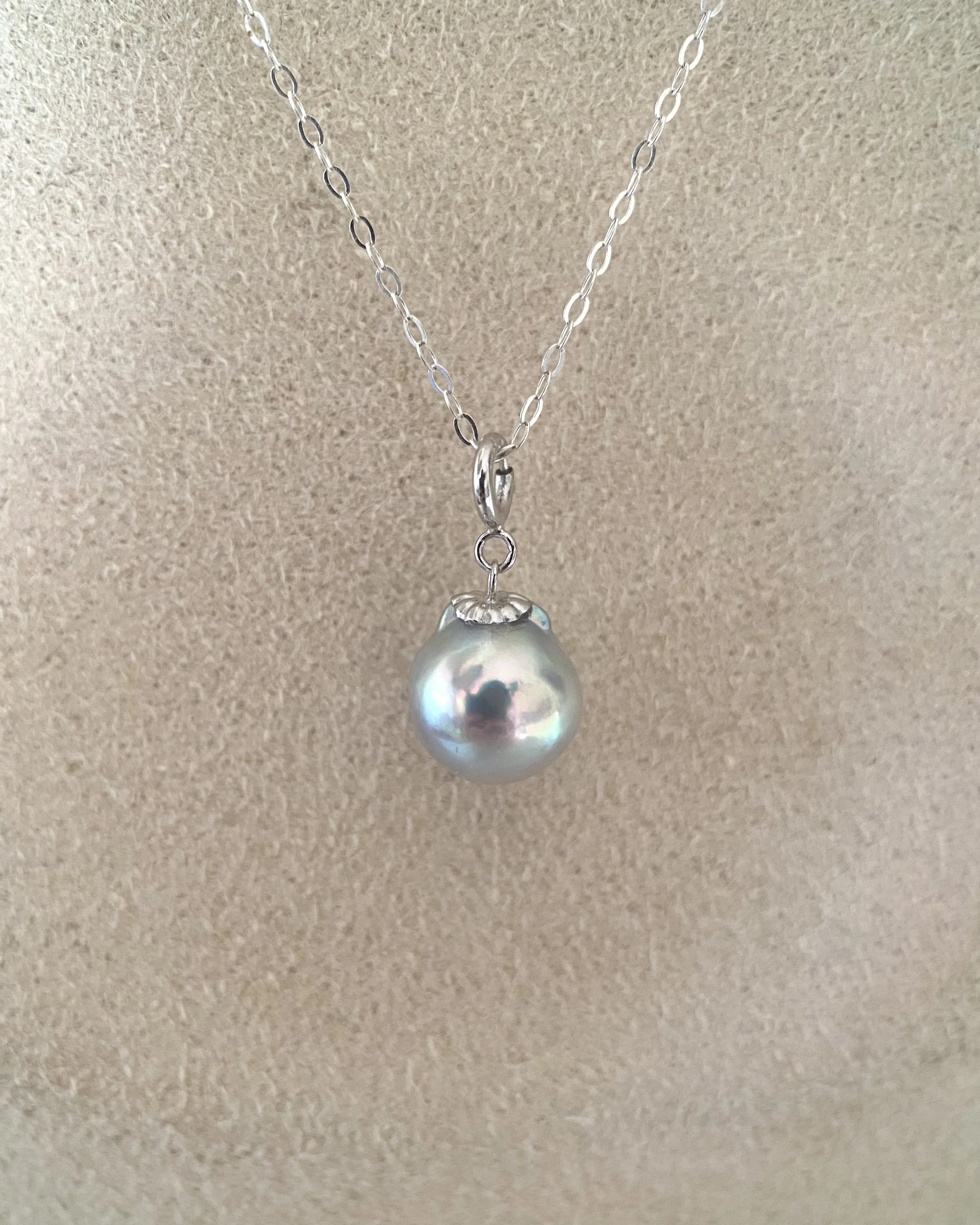 Silver Japanese Madama Akoya Pearl Cat-Eared Pendant 7.5-8mm, Liquid Mirror Lustre w/ Iridescent Overtone, Solid 18K White Gold Clasp Starlit Pearls
