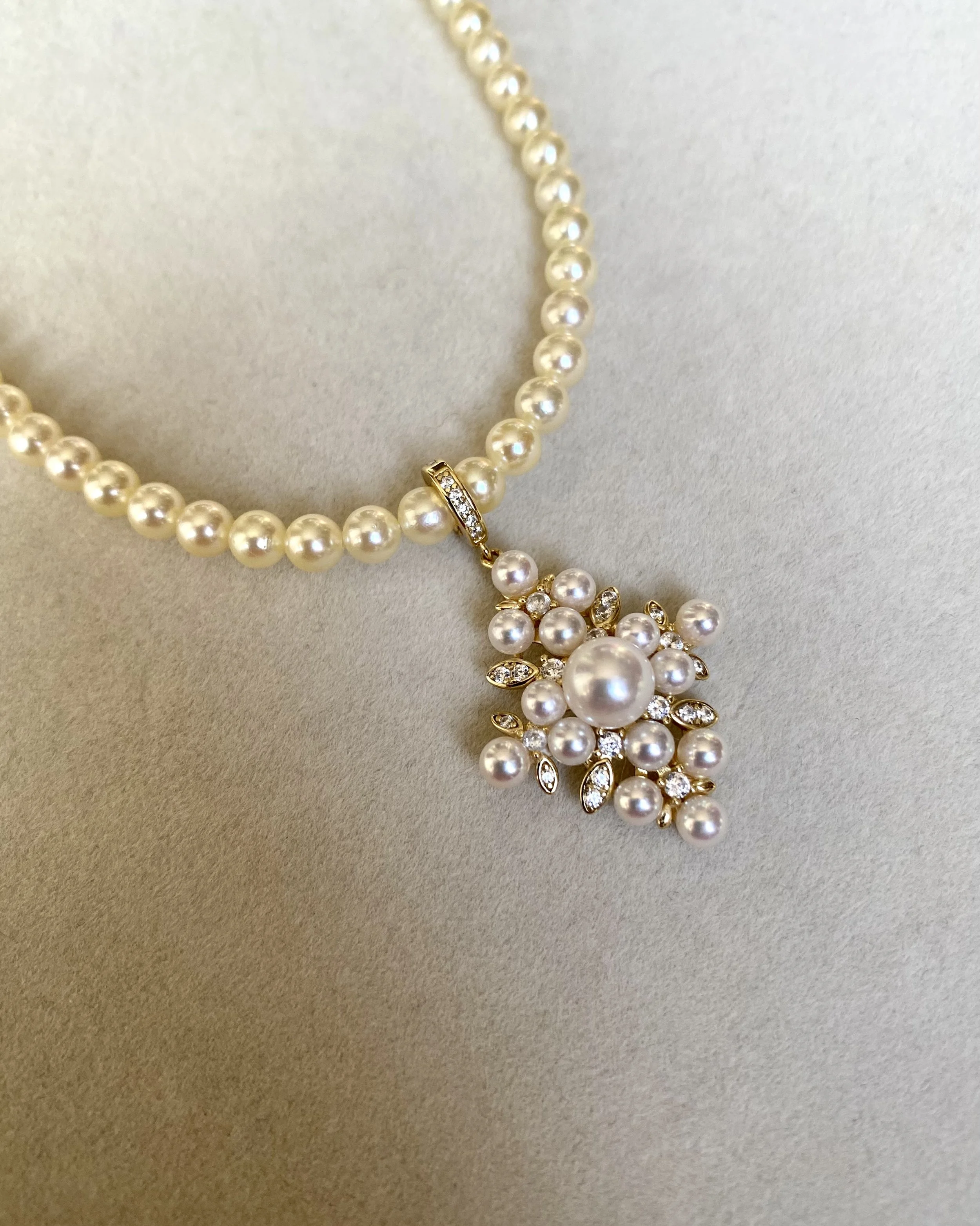 Top Gr. Japanese Sairindama Akoya Pearl Pendant – Radiant White w/ Dreamy Pink Overtones, 6A Lustre, S925 Regal Starburst Court, Showpiece Starlit Pearls