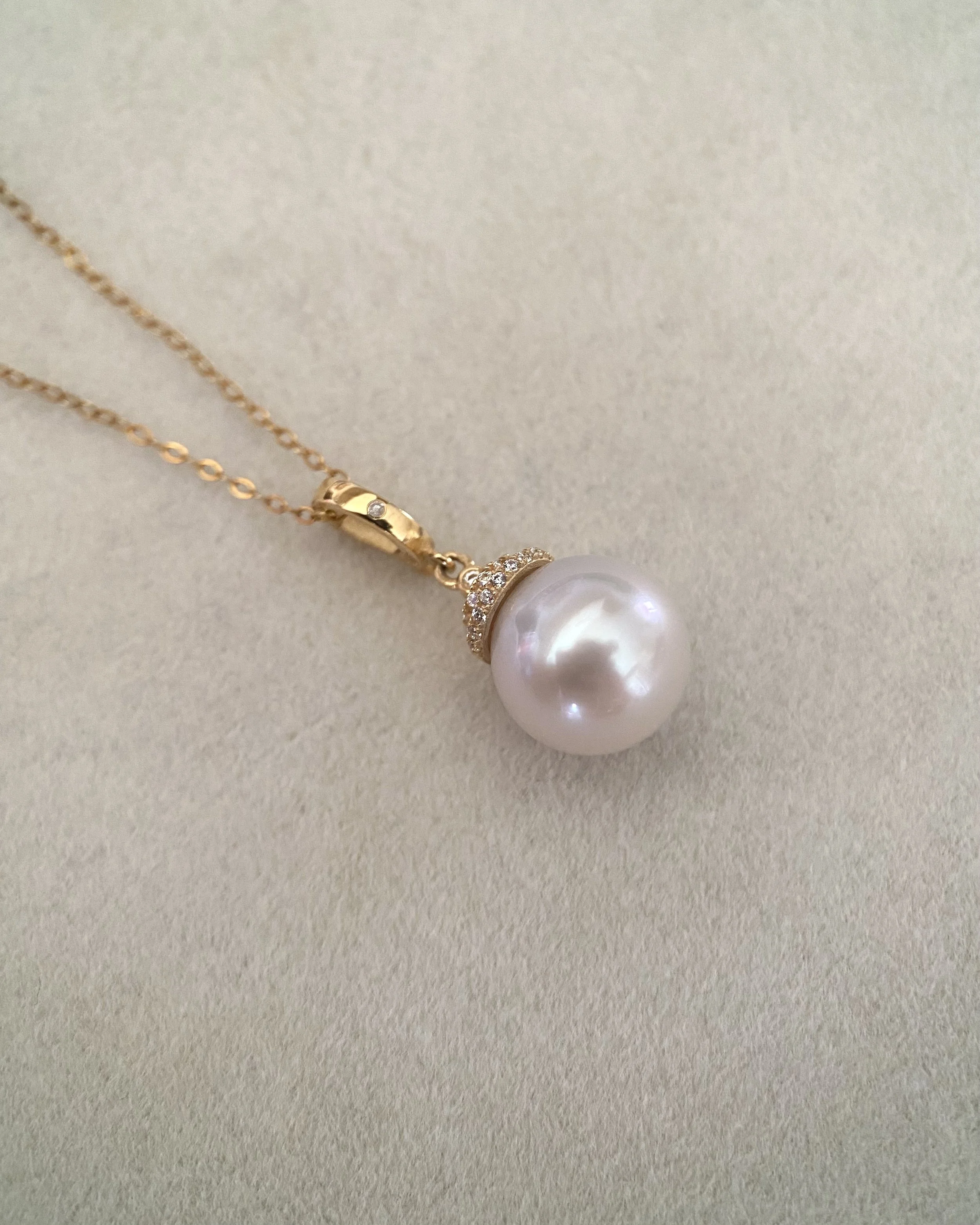 Solid 18K Gold & D0.003CT Diamond, White Australian South Sea Pearl Pendant 9.6mm,Detachable Pavé Crown Bail, Double-Tier Pavé Crown Starlit Pearls