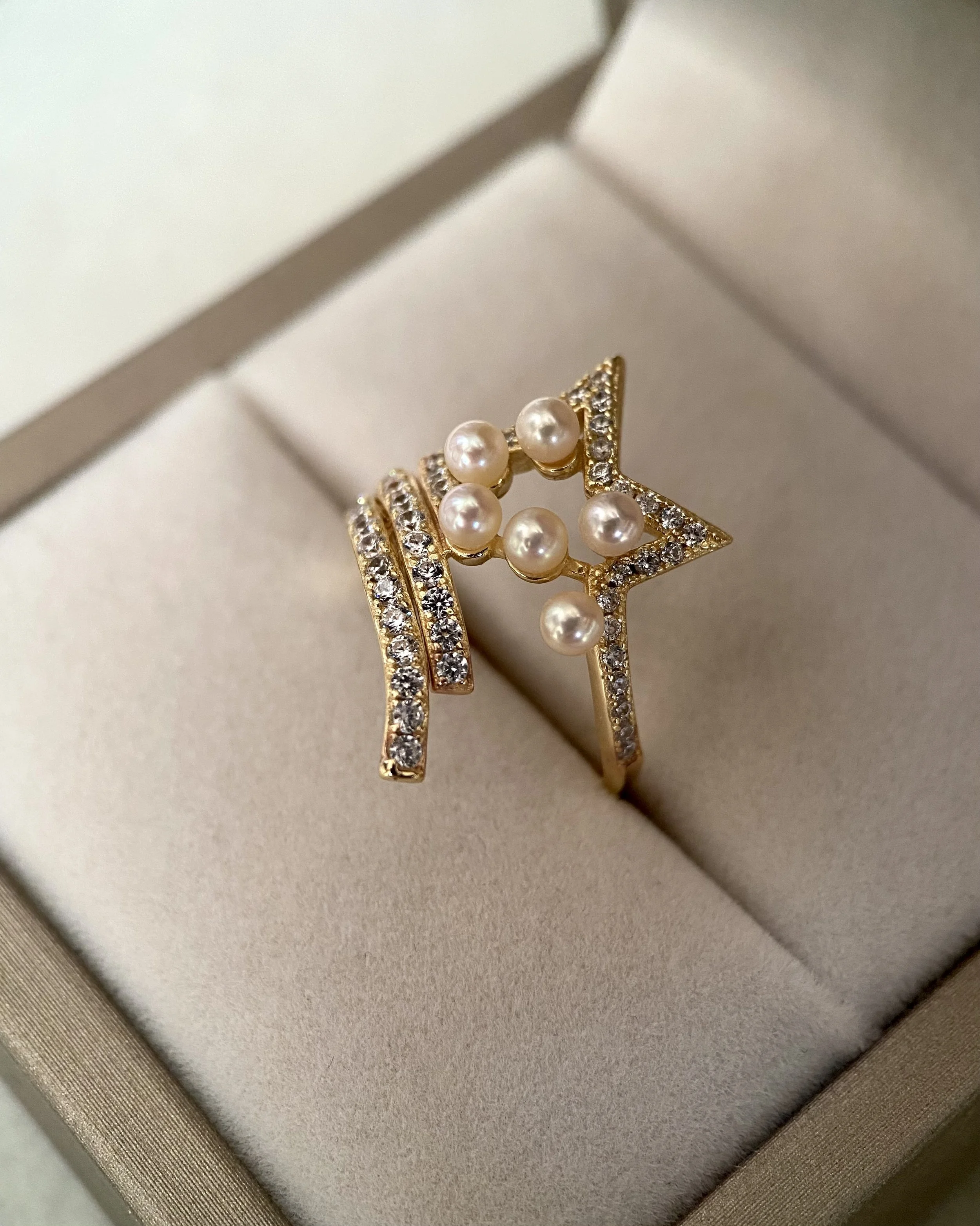 Premium Mini Japanese ‘Golden Dawn’ Creamy-Gold Akoya Pearl Ring 3–3.5mm, Shooting-Star Pavé CZ Starburst Setting in S925 Silver Starlit Pearls