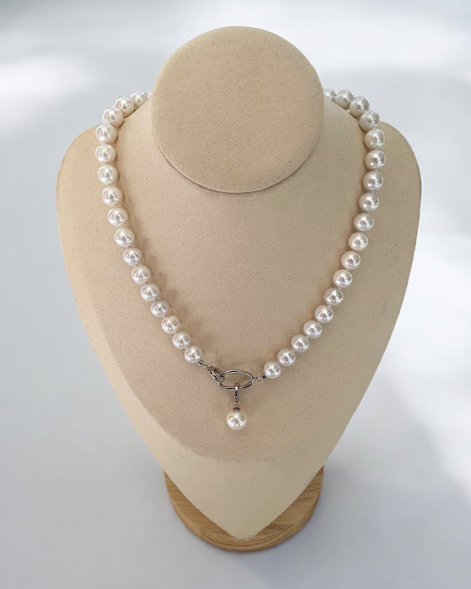 Premium 9-9.5mm Glacial White Freshwater Pearl Necklace, Striking Lustre, Pale Pink Overtones, Japanese Original S925 Multi-Function Clasp