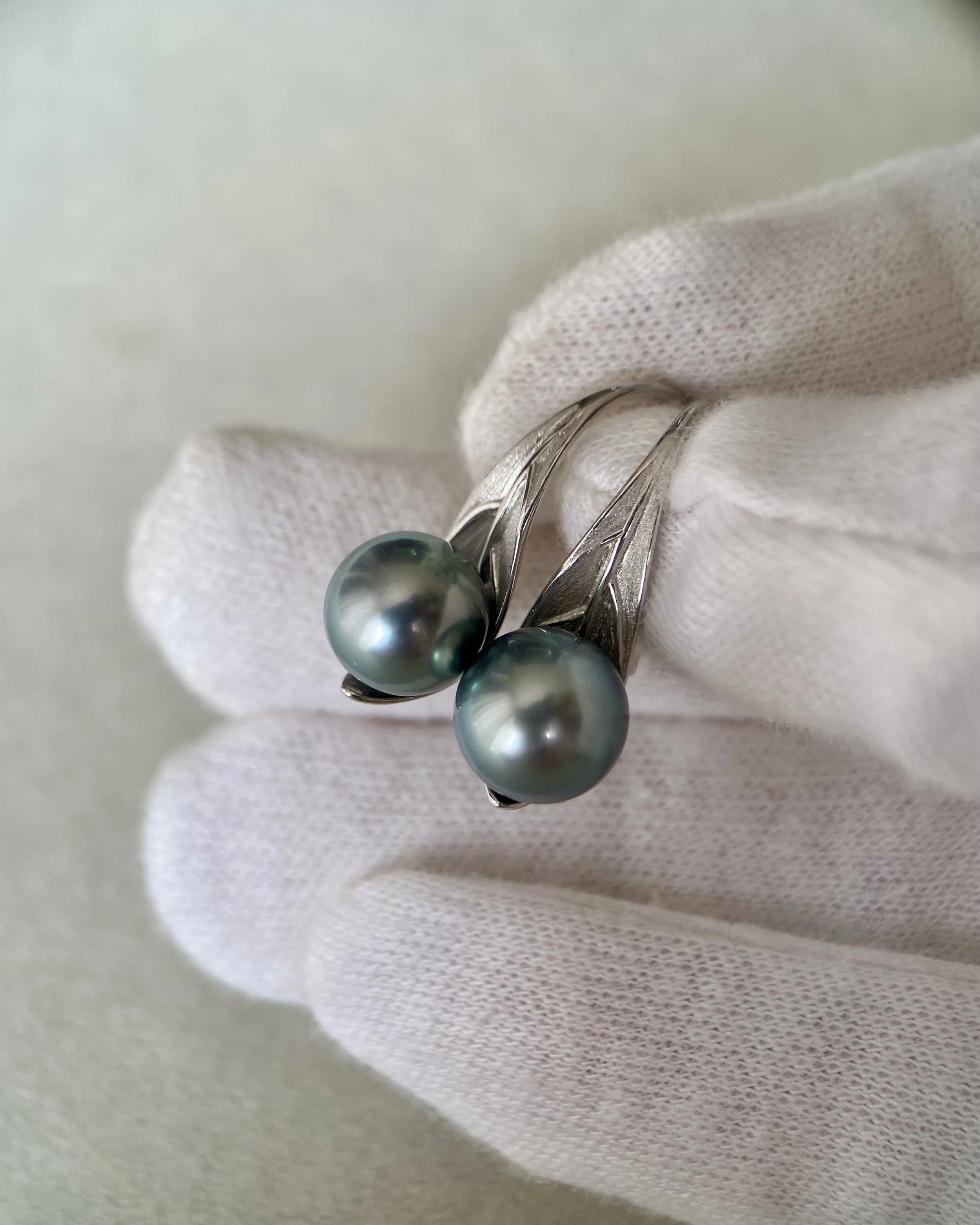 Lagoon Peacock Green Tahitian South Sea Pearl Earrings 9mm, 6A Metallic Lustre, Japanese Brushed Sculptural Leaf 925 Hooks, Showpiece Starlit Pearls