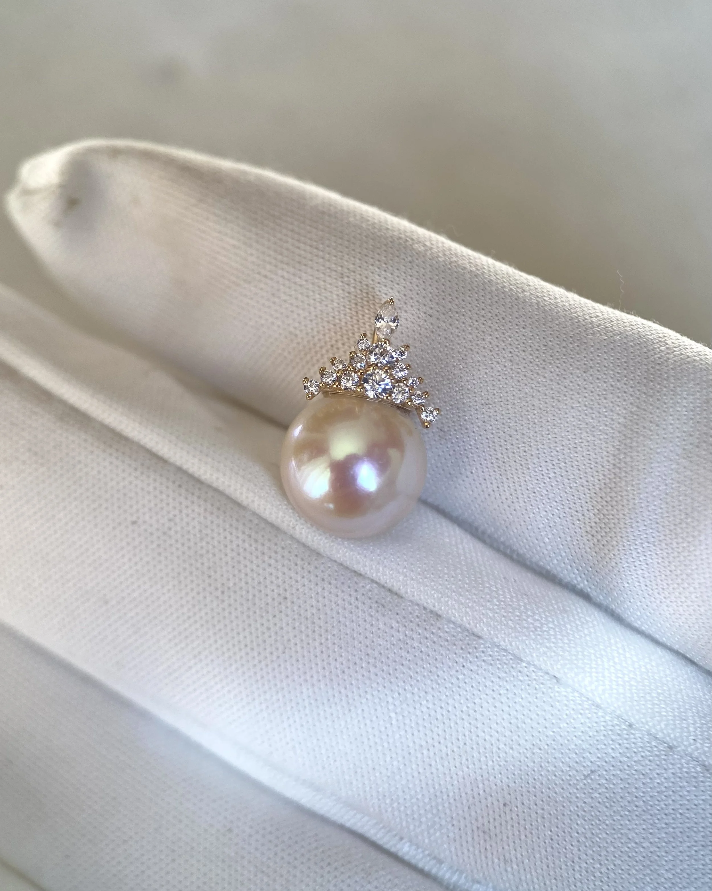 Rare 9.2mm Giant Japanese Natural Sakura Pink Koshimono Akoya Pearl Pendant, Tennyo-Quality, Solid 18K Gold Crown Setting Starlit Pearls