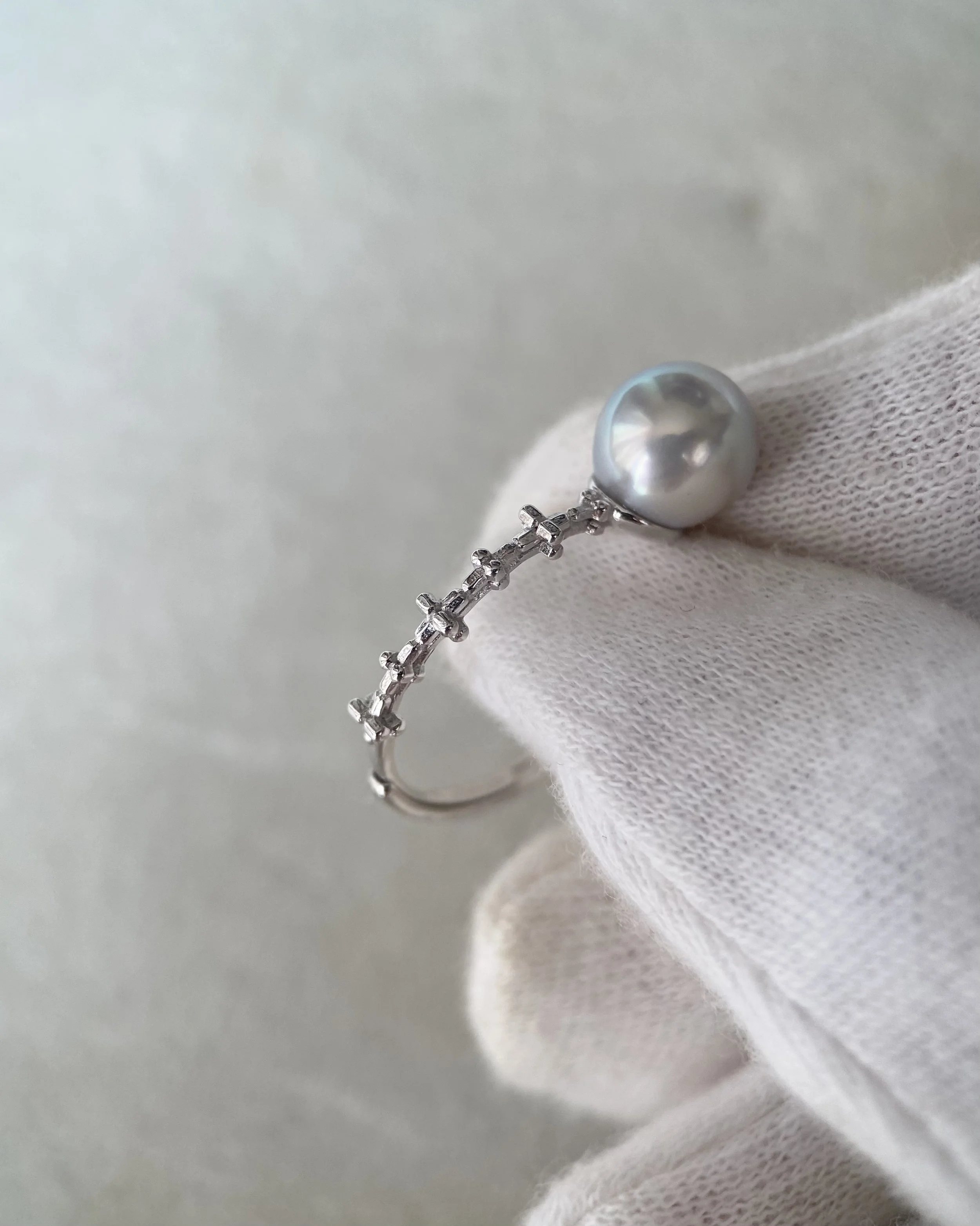 Exceptional 6A Mirror-Lustre Japanese Silver Grey Madama Akoya Pearl Ring 7.7mm, S925 Star-Cut Link Adjustable Band, Show Piece Starlit Pearls