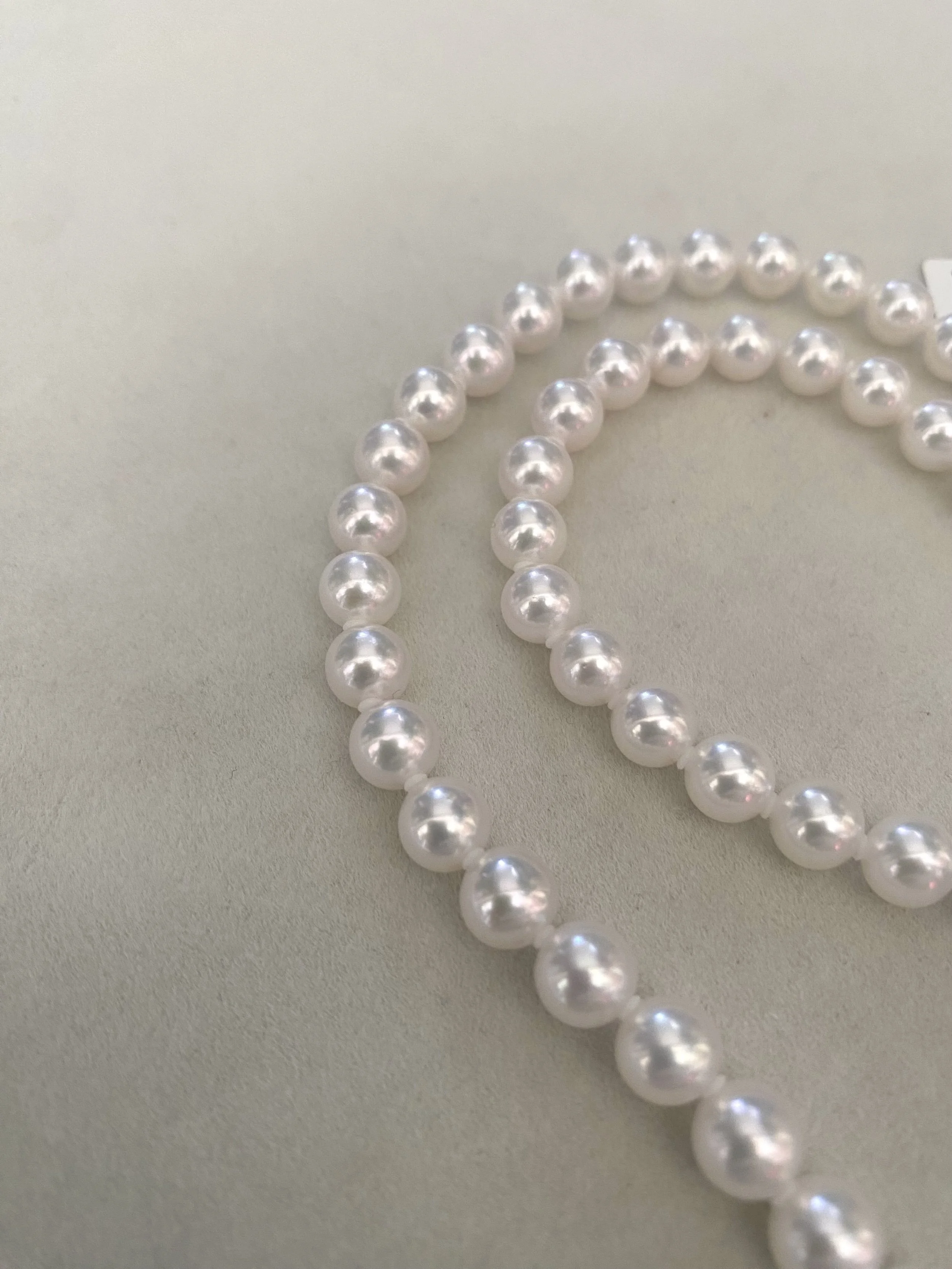 GUILD Certified Top-Gr Superior Snow White Japanese Akoya Pearl Necklace 7-7.5mm, Top Lustre, Orchid Black Mother-of-Pearl Clasp Starlit Pearls