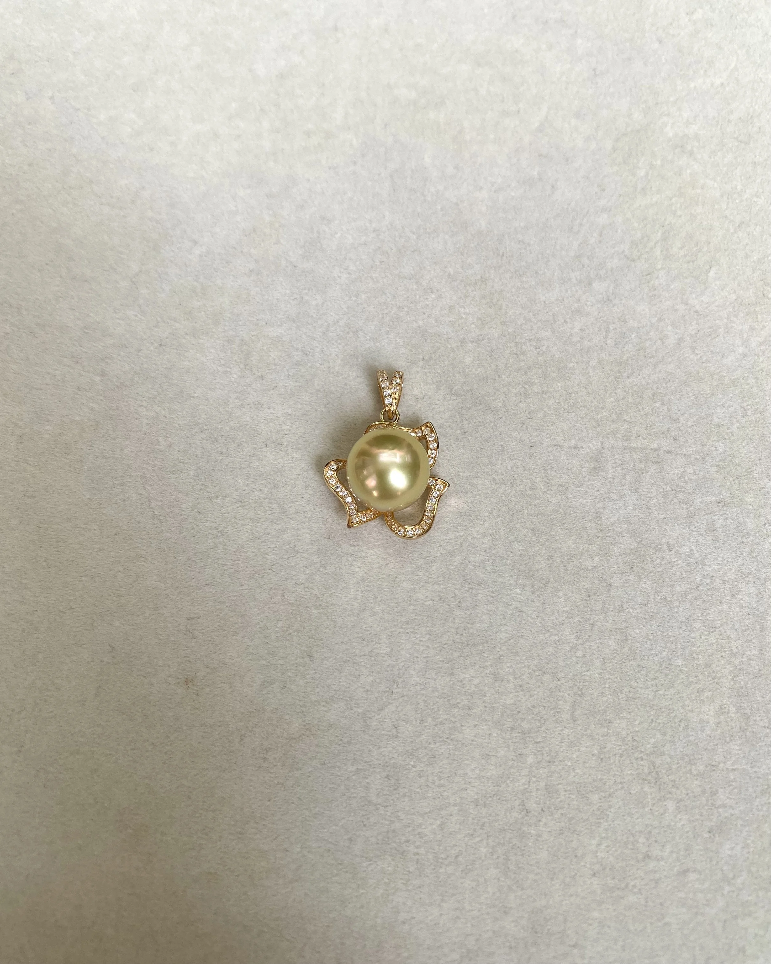 Rare Japanese Amami Ōshima Lemon-Green Rich Gold Pearl Pendant, 11-11.5mm, 6A Mirror Lustre, S925 Silver Vintage Ribbon, Showpiece Starlit Pearls