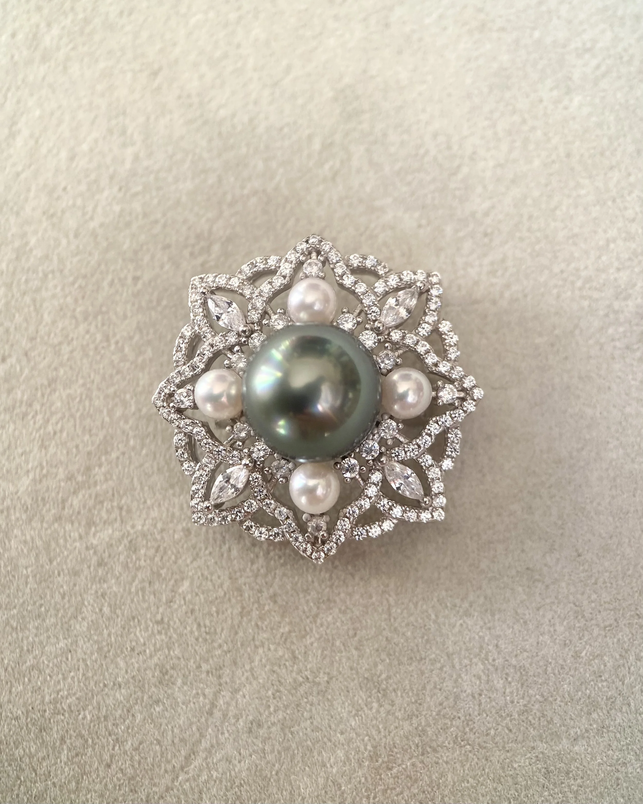 Rare 2-in-1 Brooch & Pendant, Dark Peacock Green Tahitian South Sea Pearl_Japanese Sairindama Akoya, Ornate Floral Starburst S925