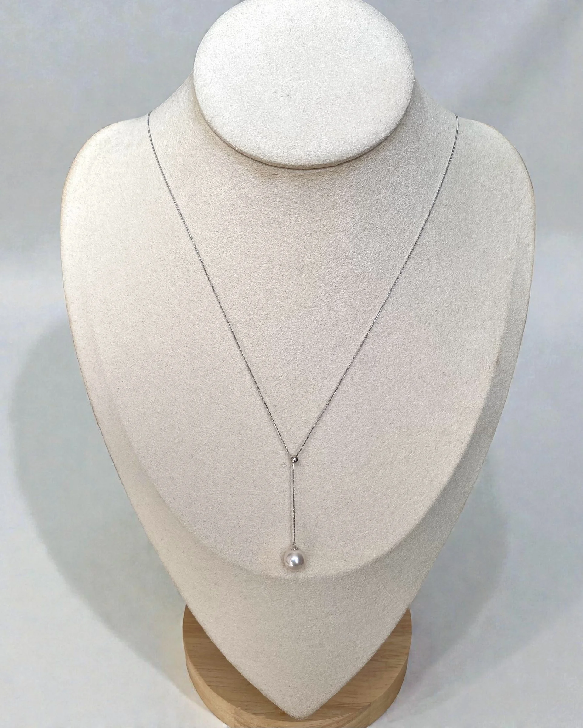 Top Gr. “Specially Selected” Japanese Crystal White Akoya Pearl Necklace, 7A Lustre, Solid 18K White Gold Vine Adjustable Chain 17.9" Starlit Pearls