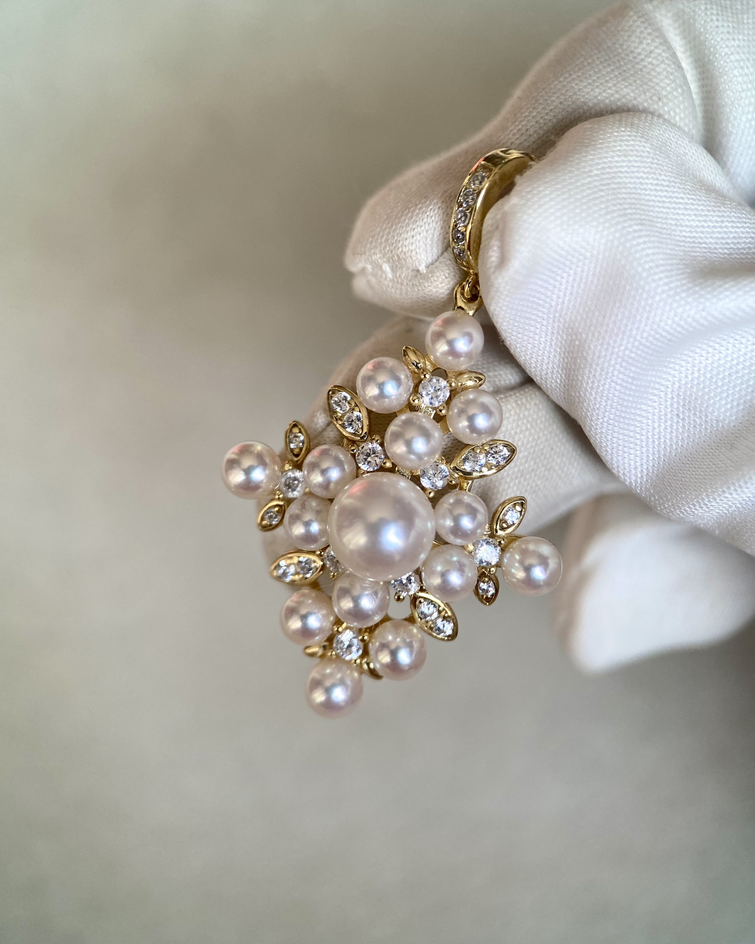 Top Gr. Japanese Sairindama Akoya Pearl Pendant – Radiant White w/ Dreamy Pink Overtones, 6A Lustre, S925 Regal Starburst Court, Showpiece Starlit Pearls