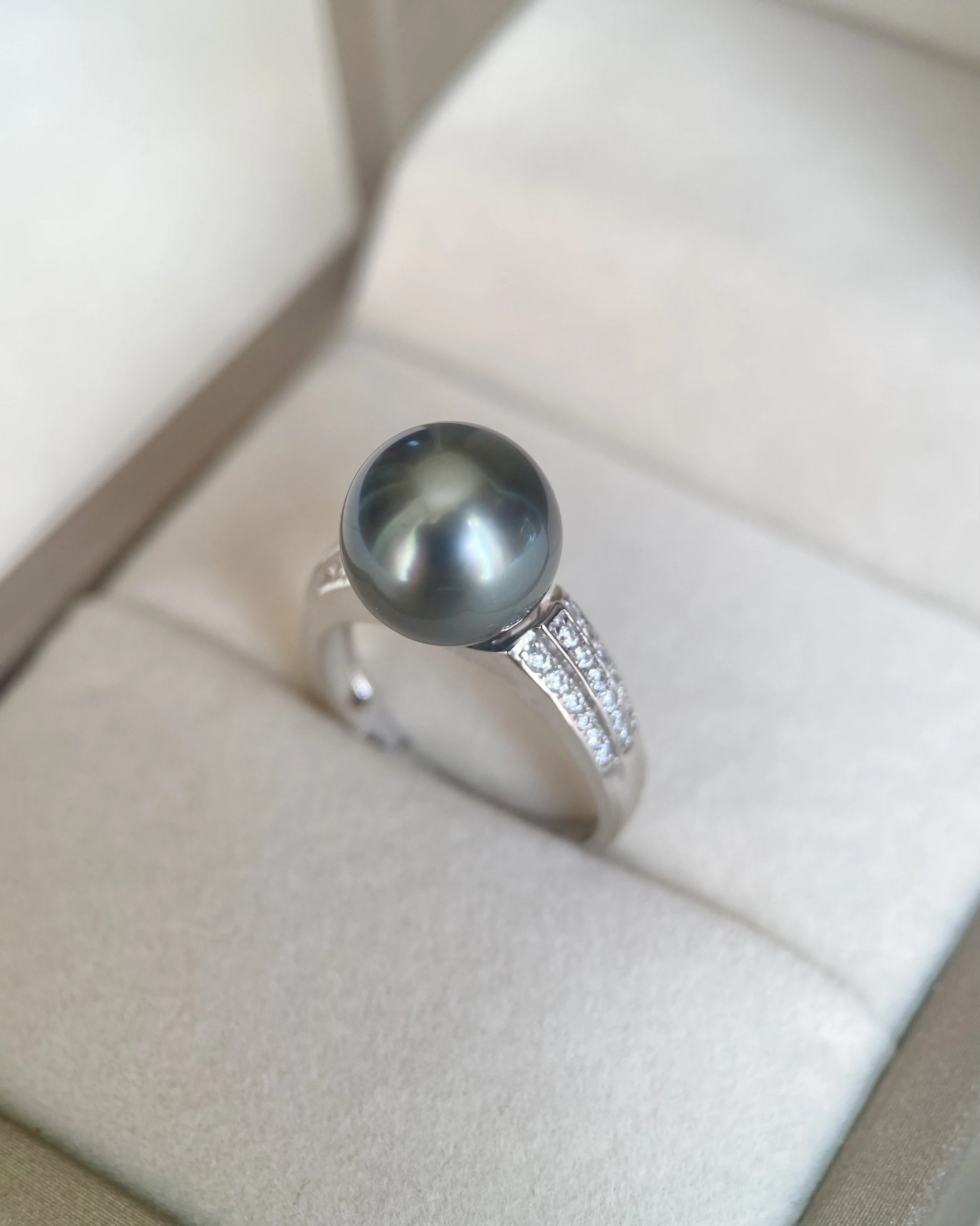 Tahitian South Sea Pearl Ring, Architectural S925 Silver Pavé Design, 10.3mm Smoky Peacock Tahitian Pearl, Jewellery Exhibition Piece Starlit Pearls