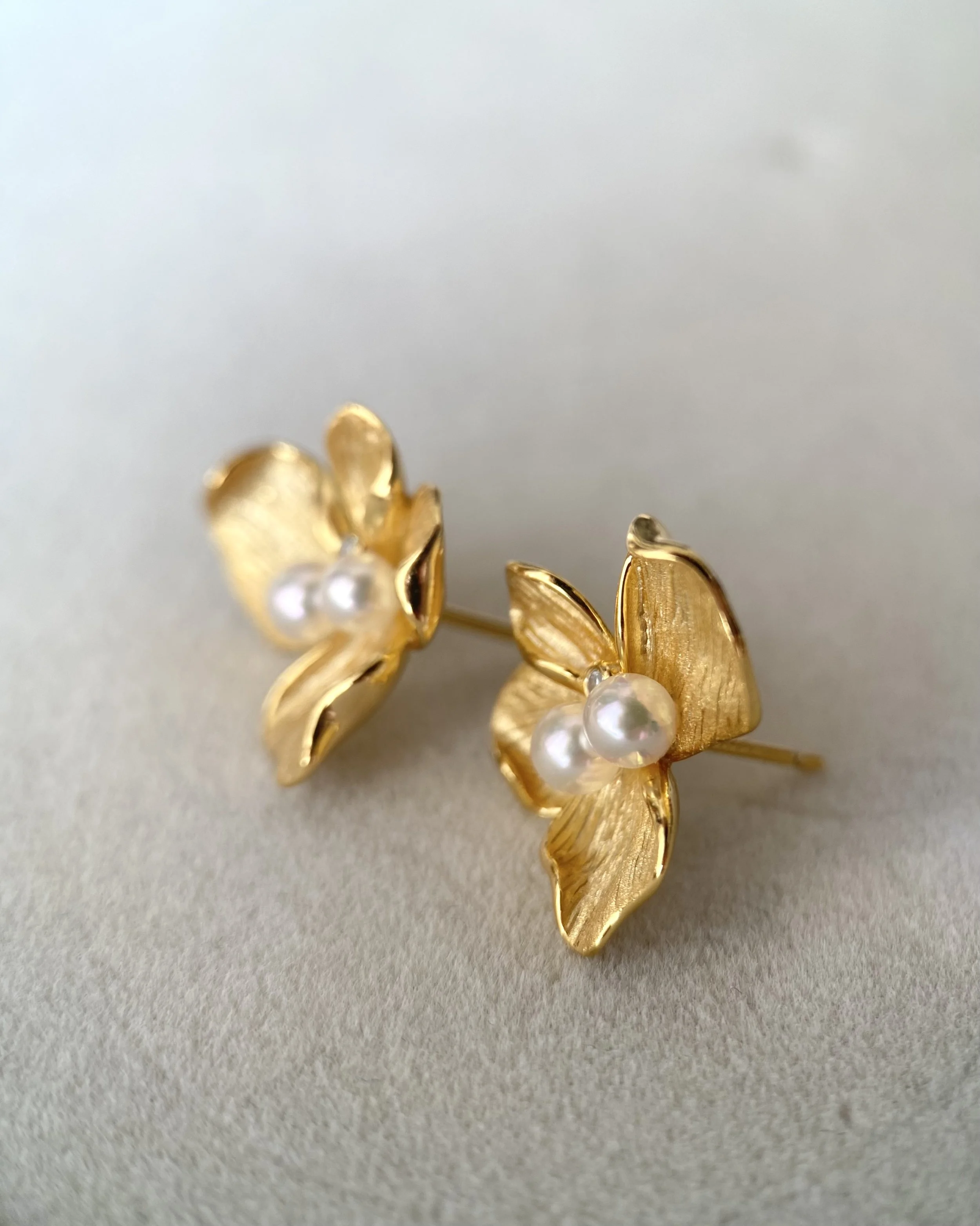 Top-Gr White Japanese Sairindama Akoya Pearl Floral Earrings, Sculptural S925 Silver Petals with Satin-Brushed Texture_CZ, Show Piece Starlit Pearls
