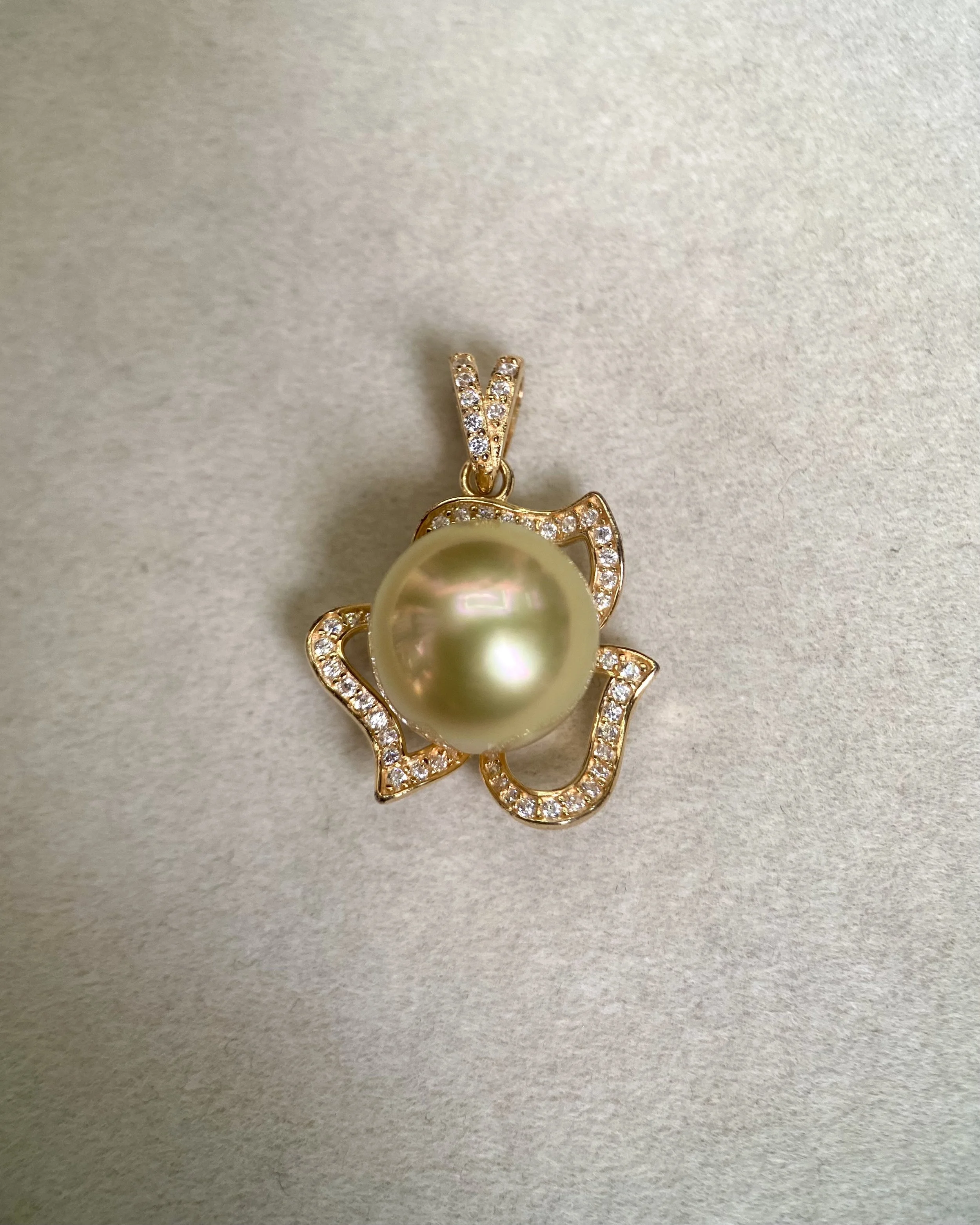 Rare Japanese Amami Ōshima Lemon-Green Rich Gold Pearl Pendant, 11-11.5mm, 6A Mirror Lustre, S925 Silver Vintage Ribbon, Showpiece Starlit Pearls