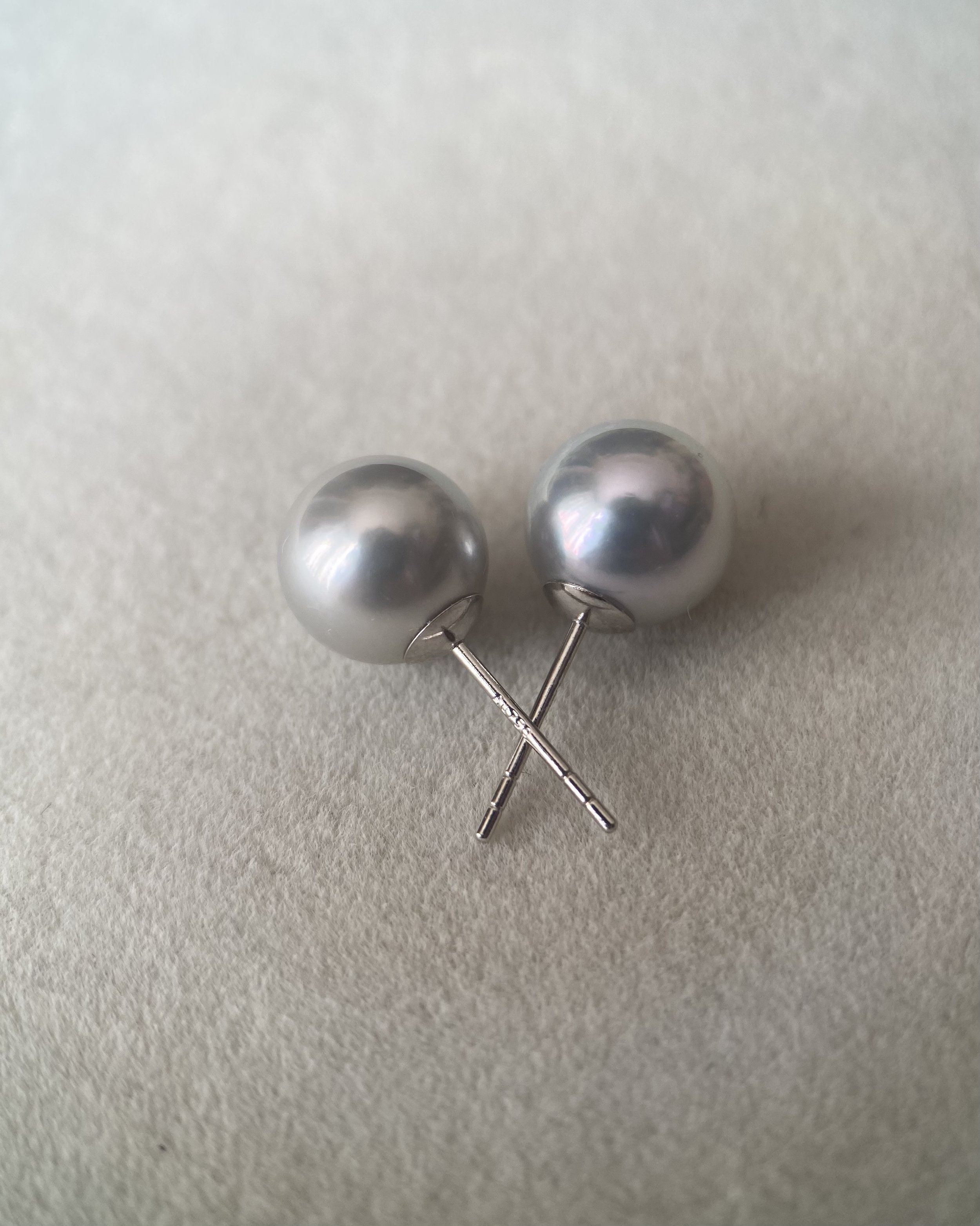 Collector Gr_Giant 9mm Natural Silver Grey Japanese Madama Akoya Pearl Stud Earrings, Solid 18K White Gold, Mirror Metallic Lustre