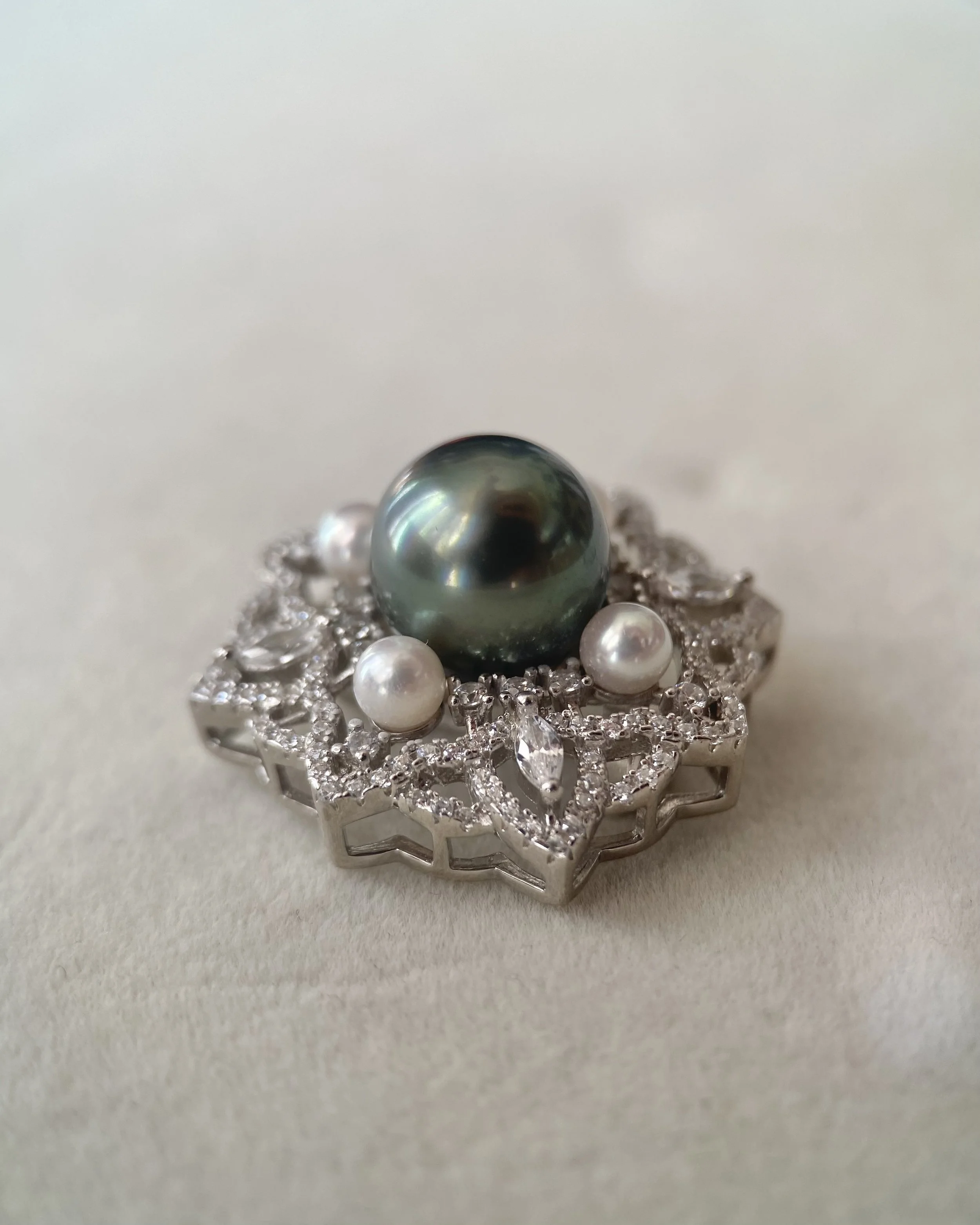 Rare 2-in-1 Brooch & Pendant, Dark Peacock Green Tahitian South Sea Pearl_Japanese Sairindama Akoya, Ornate Floral Starburst S925