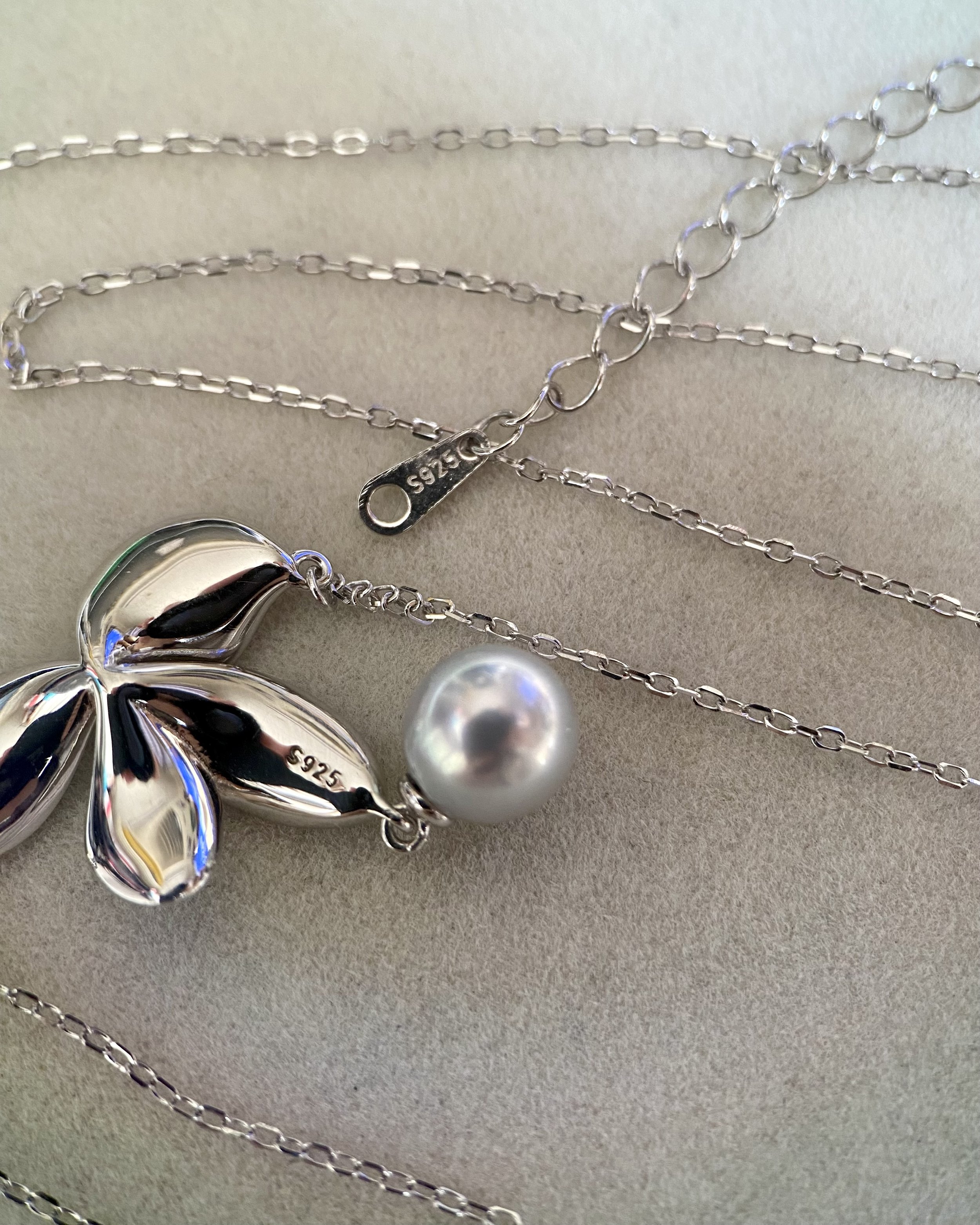 7.5–8mm Natural Silver-Grey Japanese Madama Akoya Pearl Pendant Necklace, Sculptural Brushed Petal, Textured 925 Silver, Jewellery Showpiece Starlit Pearls