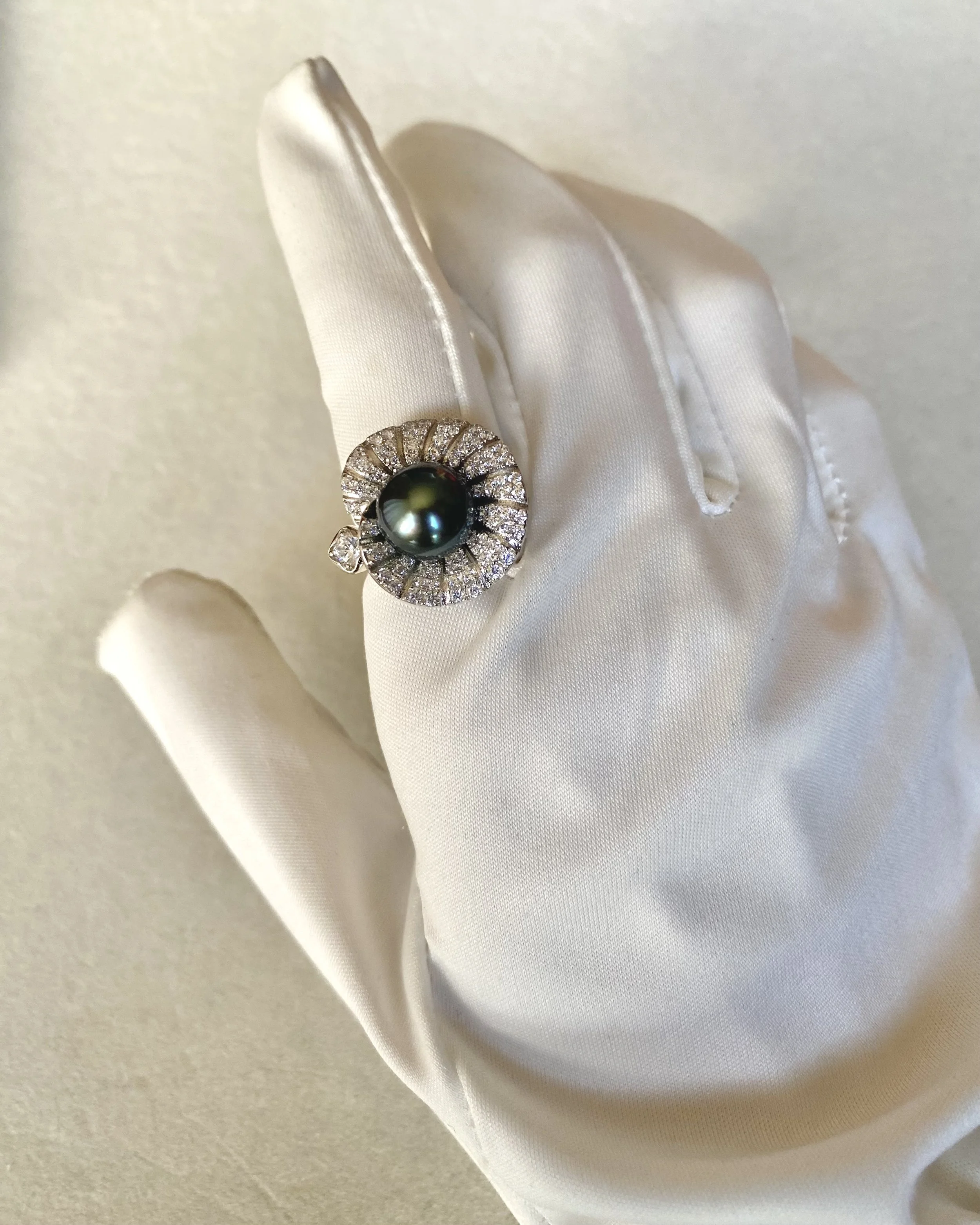 Tahitian Deep Peacock-Green South Sea Pearl Ring 9.5mm, Rich Mirror Lustre, Oriental-Inspired Sparkling Lotus-Leaf & Root S925 Design Starlit Pearls