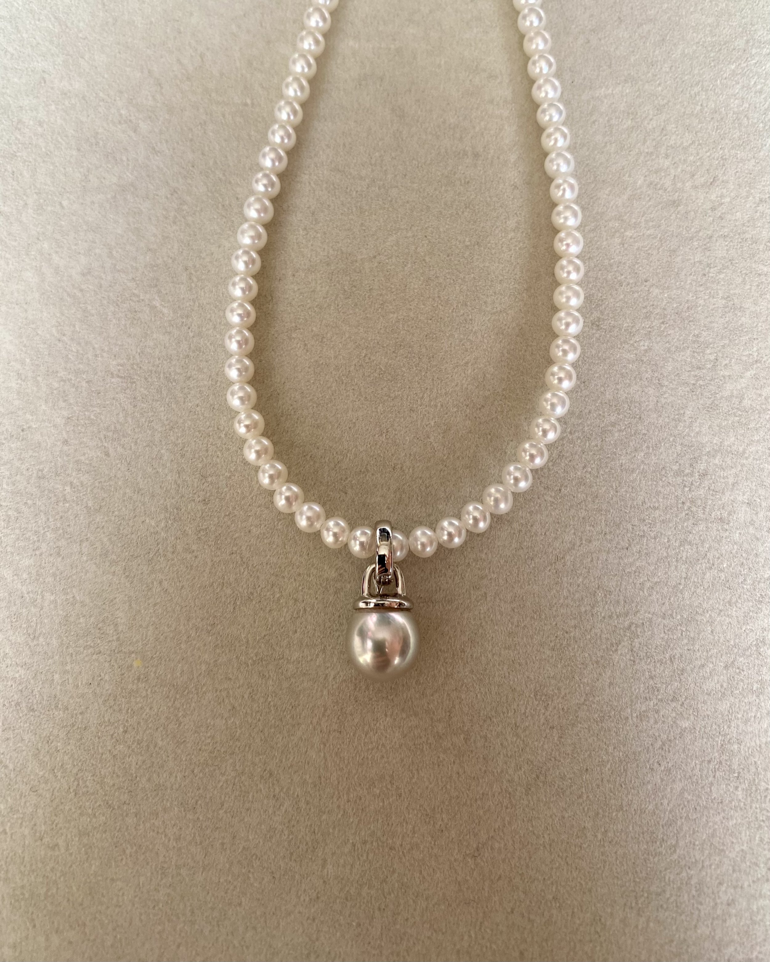Top-Tier_Specially Selected Gr 8.4mm Japanese Silver-Grey Madama Akoya Pearl Pendant, Japanese-Made S925 Dual-Structure Detachable Clasp Starlit Pearls