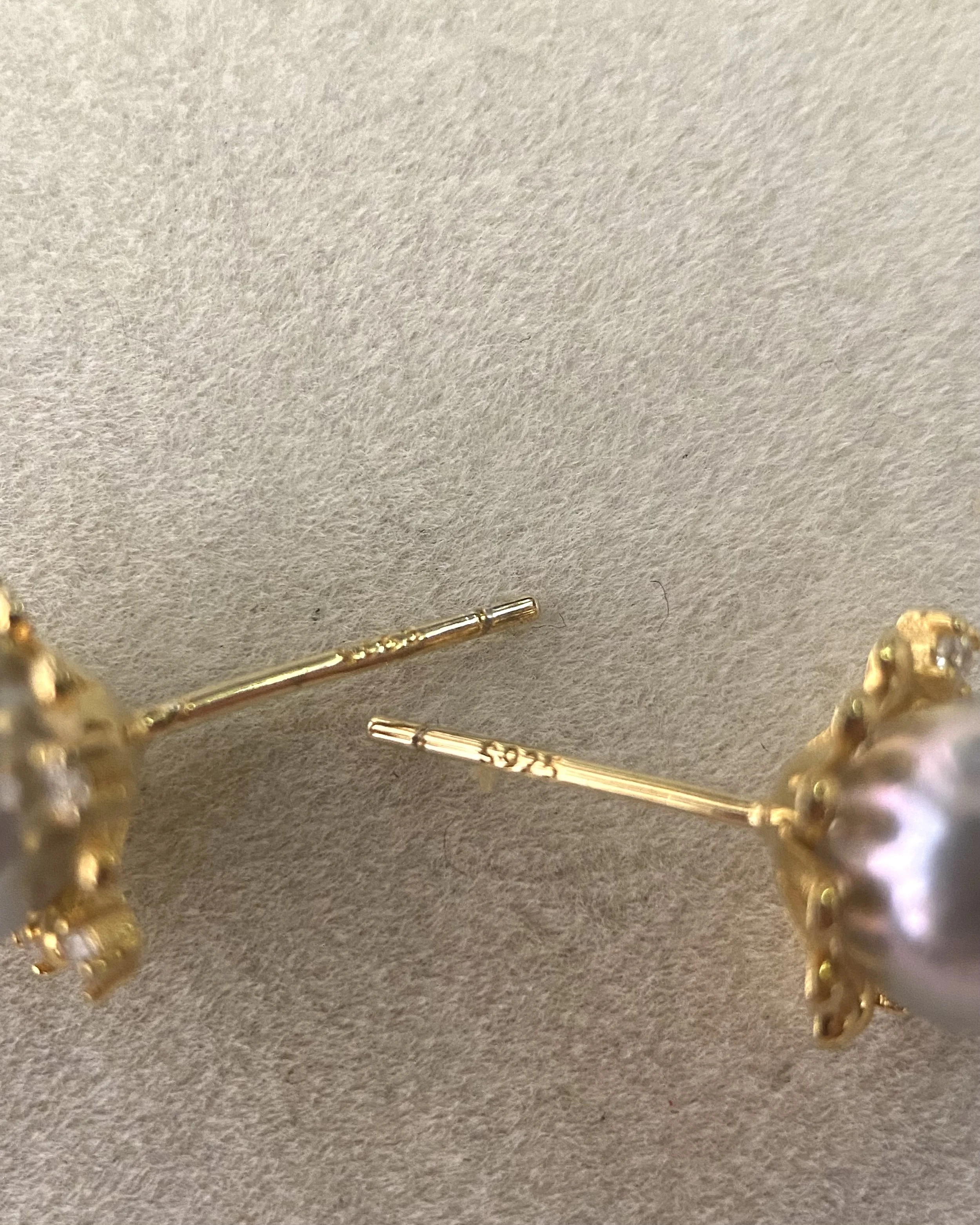 8mm Japanese Silver-Grey Madama Akoya Pearl Stud Earrings, Pink Overtones, S925 Sterling Silver Crown Setting, Japan Exhibition Origin Starlit Pearls