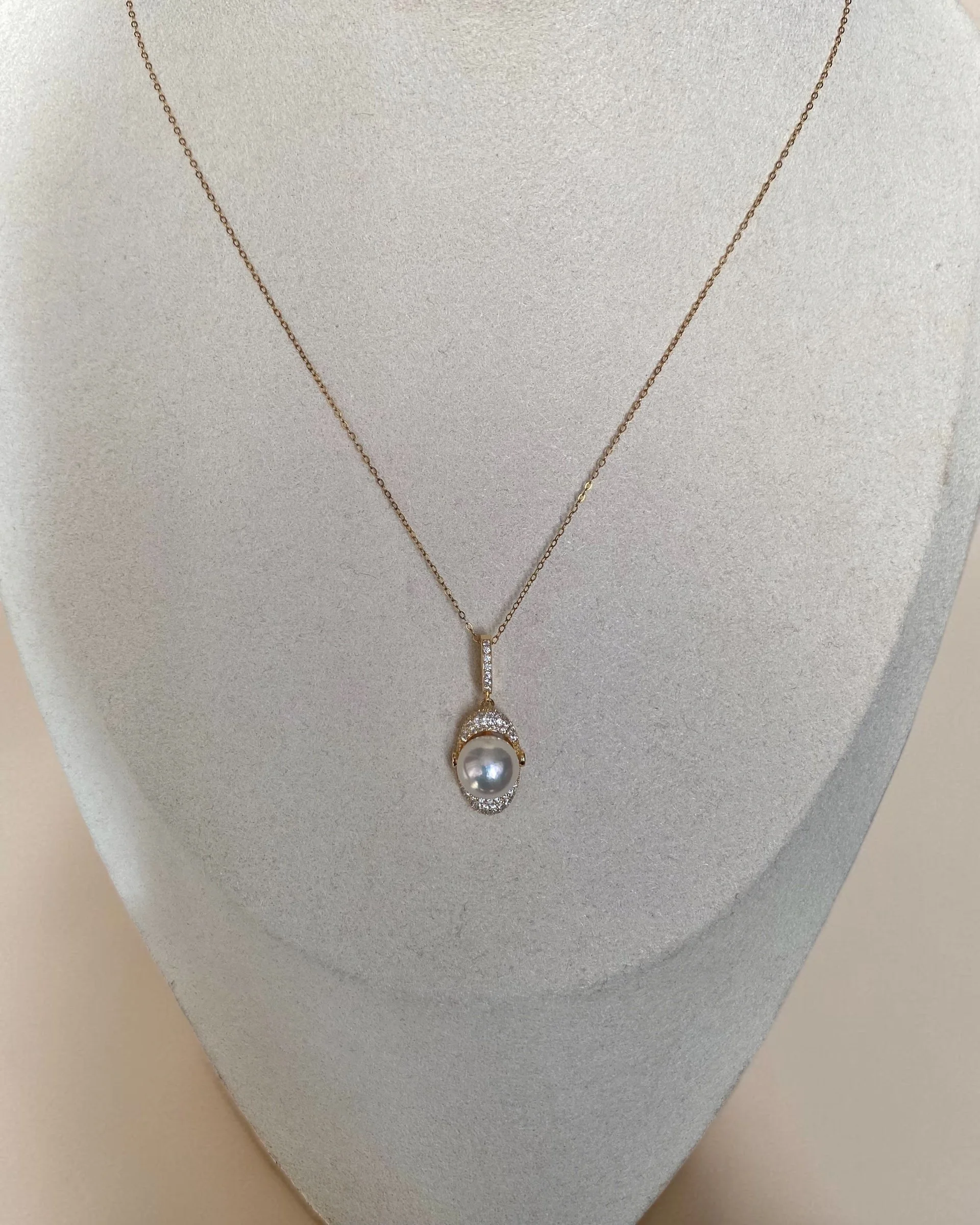 9mm Giant Japanese White-Pink-Gold Akoya Pearl Pendant, S925 Silver Pavé Boat Design with Clip-On Bail, Jewellery Exhibition Piece Starlit Pearls