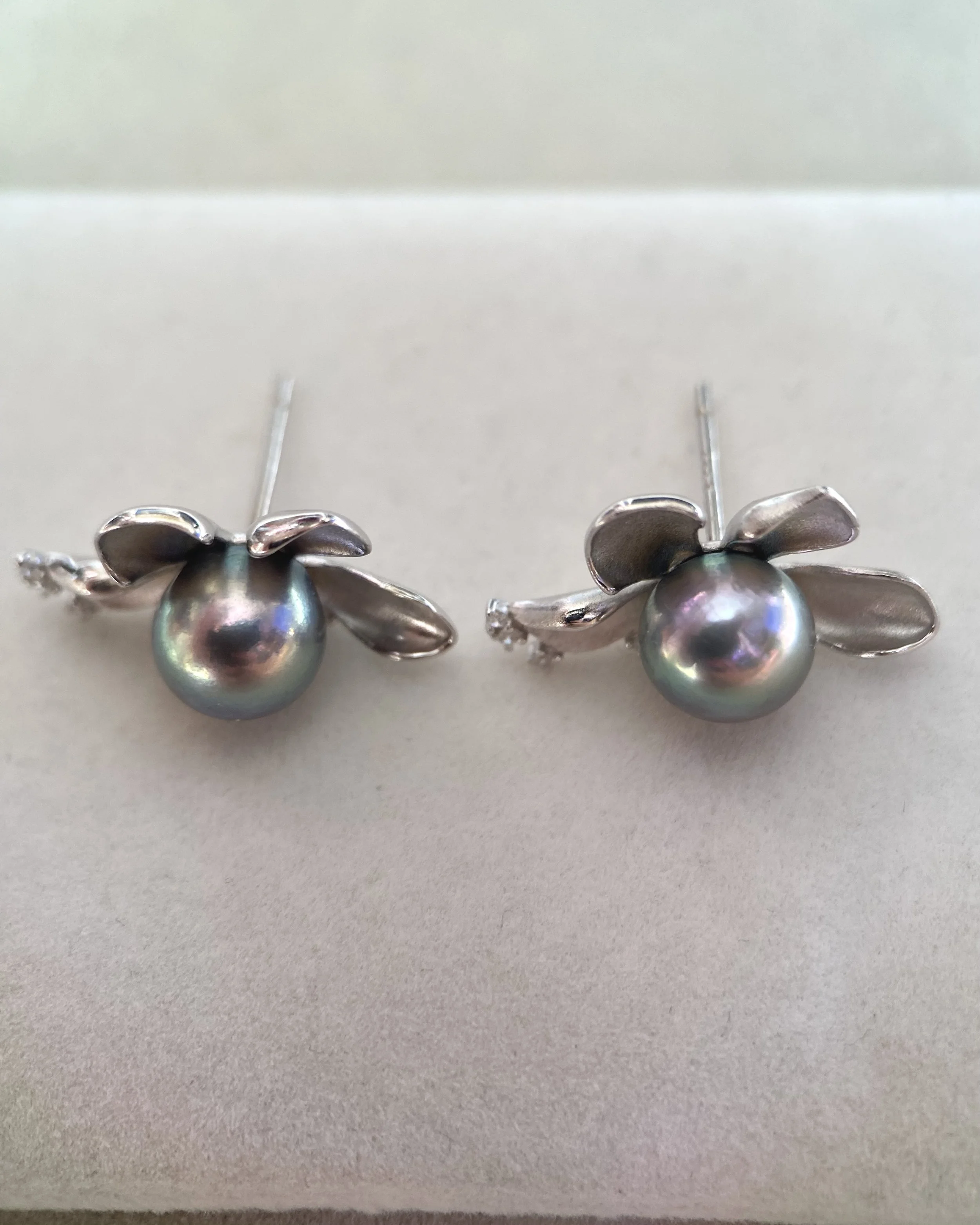 Rare 7.5mm Silvery Peacock Green Japanese Madama Akoya Pearl Stud Earrings, Rainbow Overtones, Sculptural Petal Setting, Jewellery Showpiece Starlit Pearls