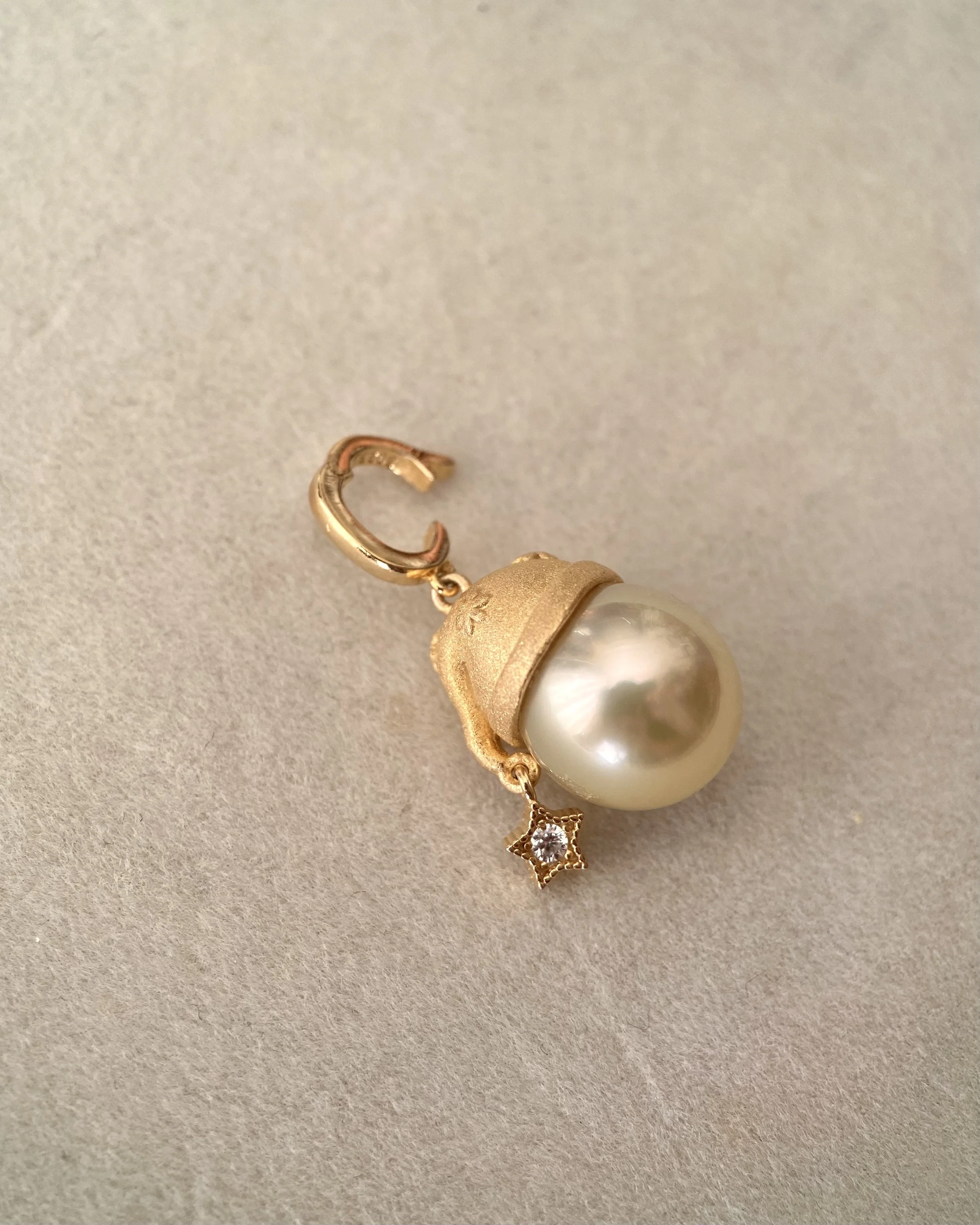 11.7mm Japanese Amami Ōshima Lemon-Gold Pearl Pendant, 6A Lustre, Fairy Nightcap Star in Matte Sand-Gold S925, Rare Exhibition Find Starlit Pearls