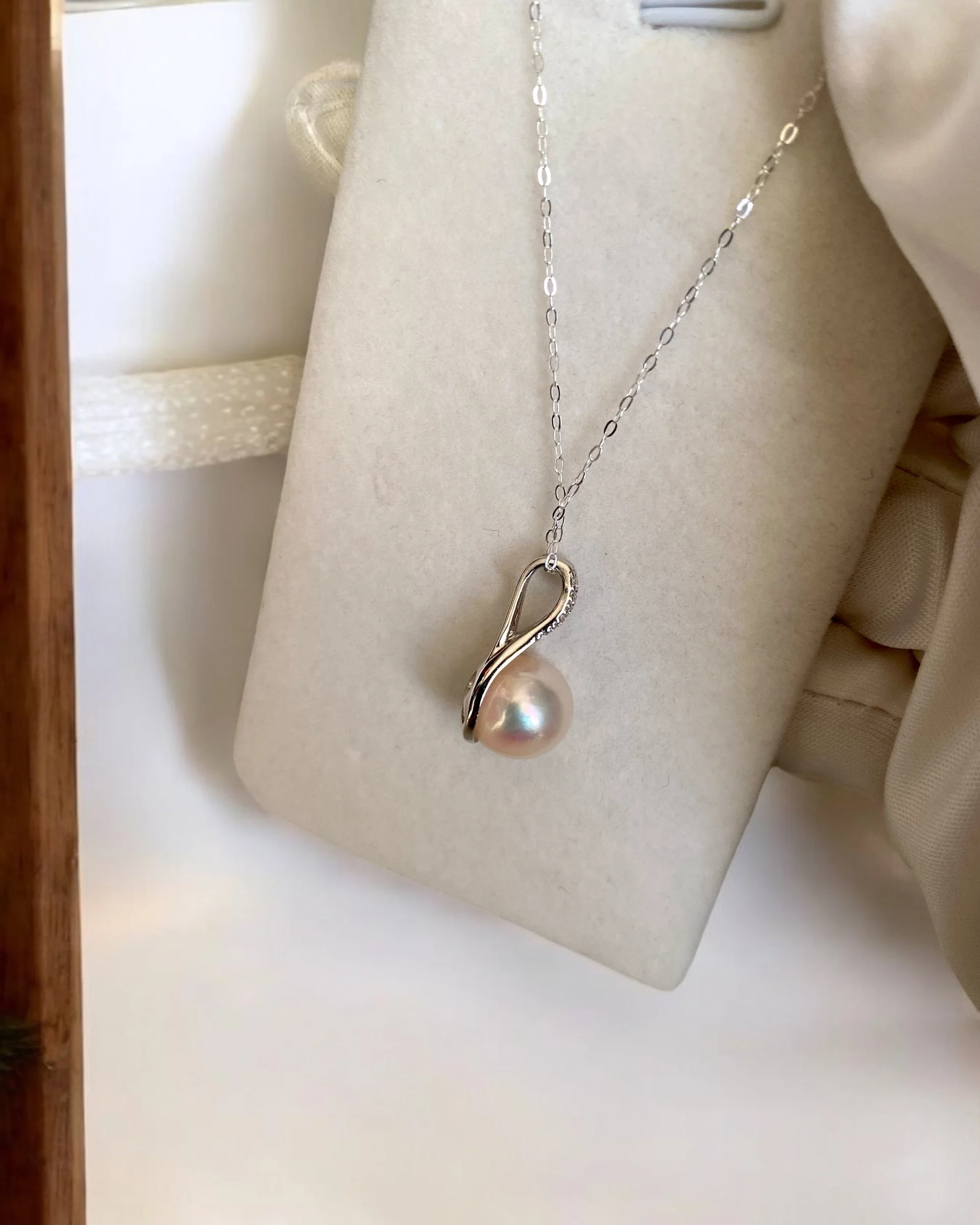 Rare Large 9mm Japanese Akoya Pearl Pendant, Dreamy Pink Overtones, S925 Silver Flowing Wave Design, HK International Jewellery Showpiece Starlit Pearls