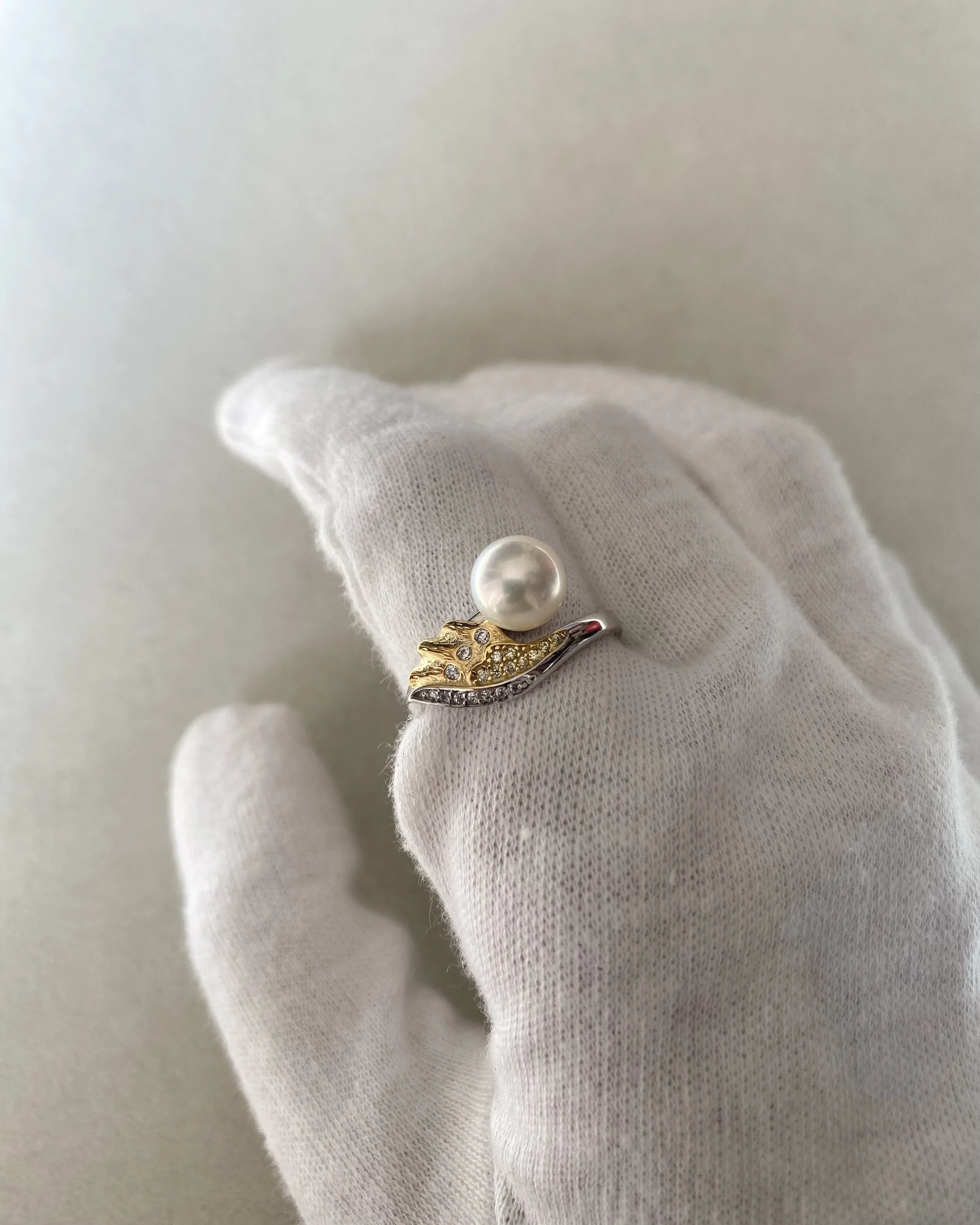 6A Japanese Classic White Akoya Pearl Ring 7.8mm, Textured Sculptural Gold Leaf Design, Adjustable S925 Silver, Jewellery Exhibition Piece Starlit Pearls