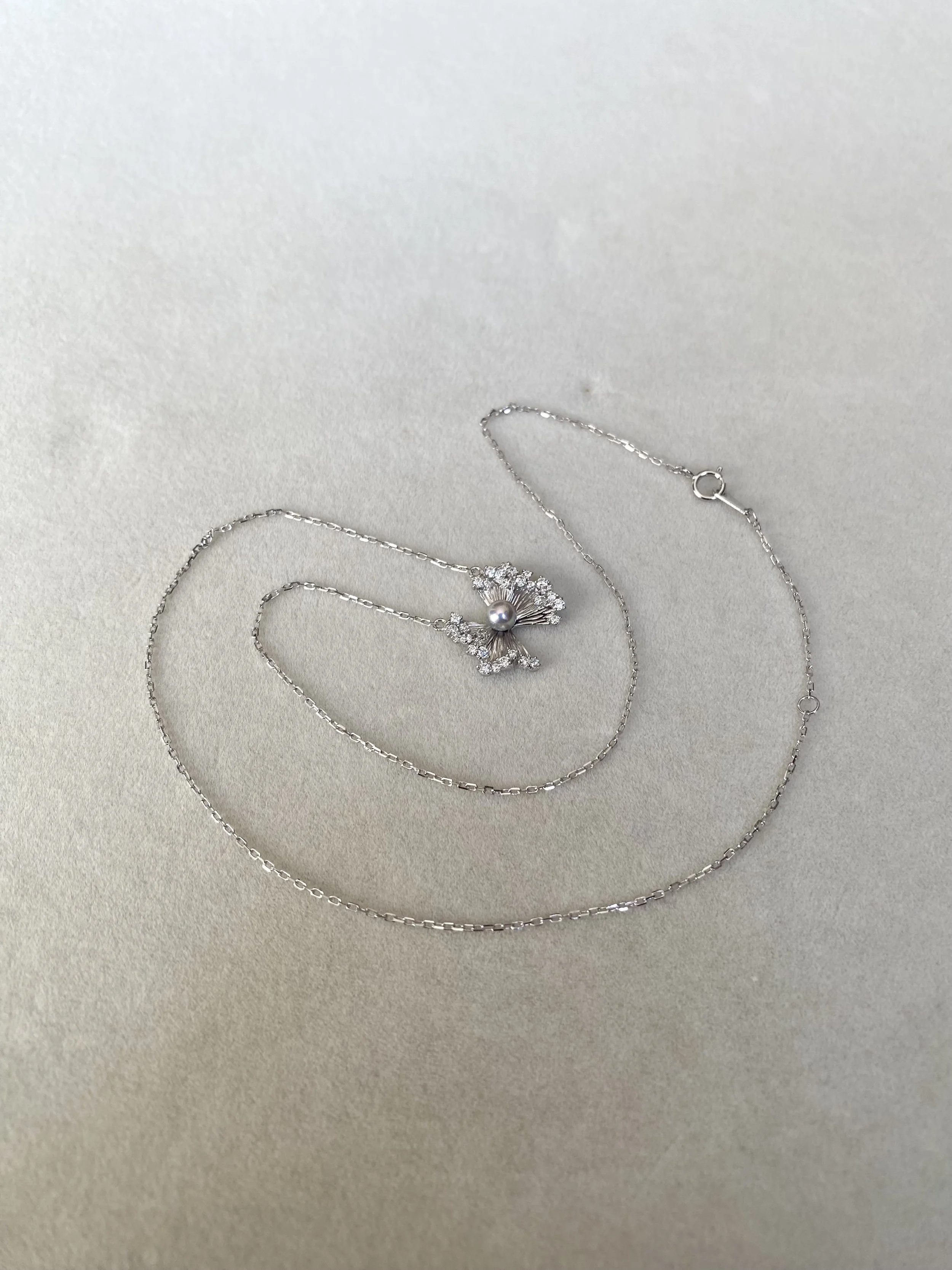 Top Gr Japanese Silver-Grey Saiundama Akoya Pearl Pendant Necklace 4.4mm, Radiating Ribbon Bow S925 Design, Iridescent Rainbow Orient Starlit Pearls