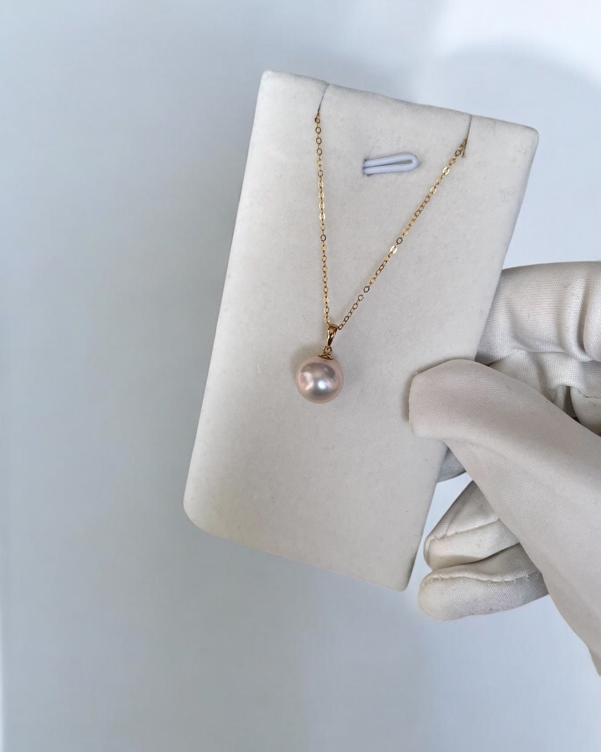 Perfect Top-Quality 9-9.5mm Japanese Rose Pink Freshwater Pearl Pendant, Brilliant Mirror-Like Aurora Lustre, Thick 18K/18CT Solid Gold Bail Starlit Pearls