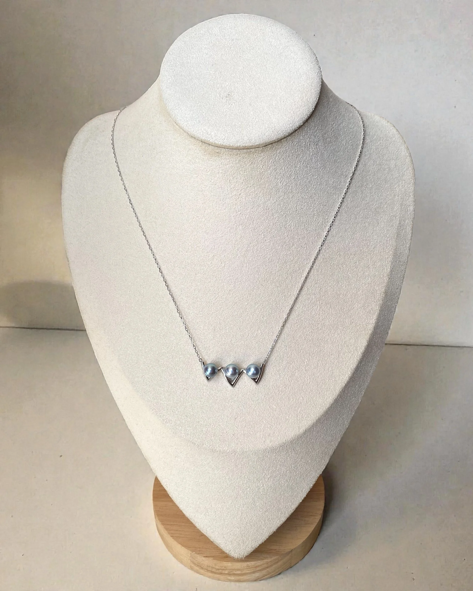 Metallic Electric-Blue Japanese Madama Akoya Triple Pearl Pendant Necklace 7mm, Radiant Lustre, S925 Silver Cat-Paw,Jewellery Showpiece Starlit Pearls